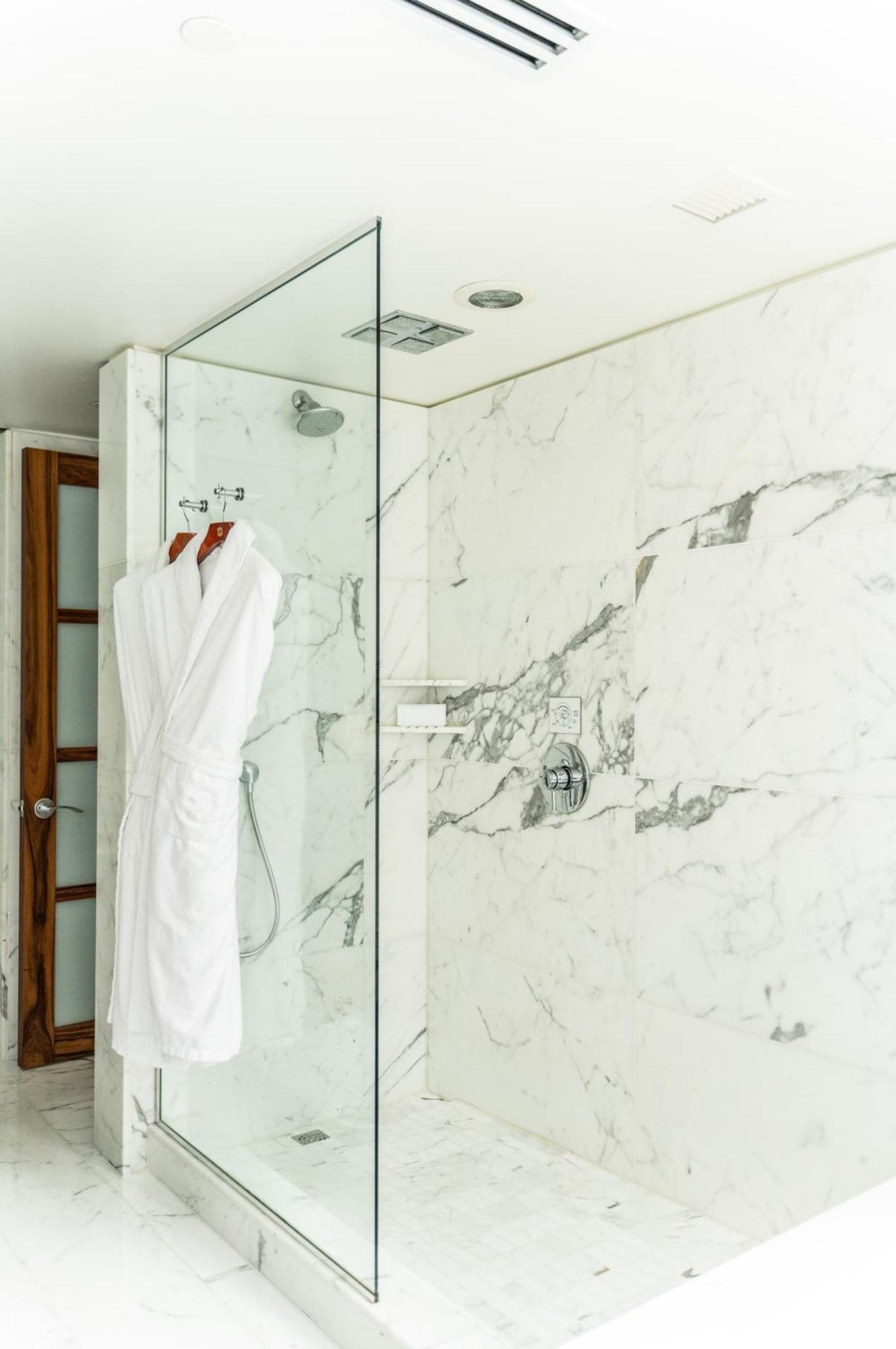 One-Bedroom Suite with City View,1592050916:JPEG