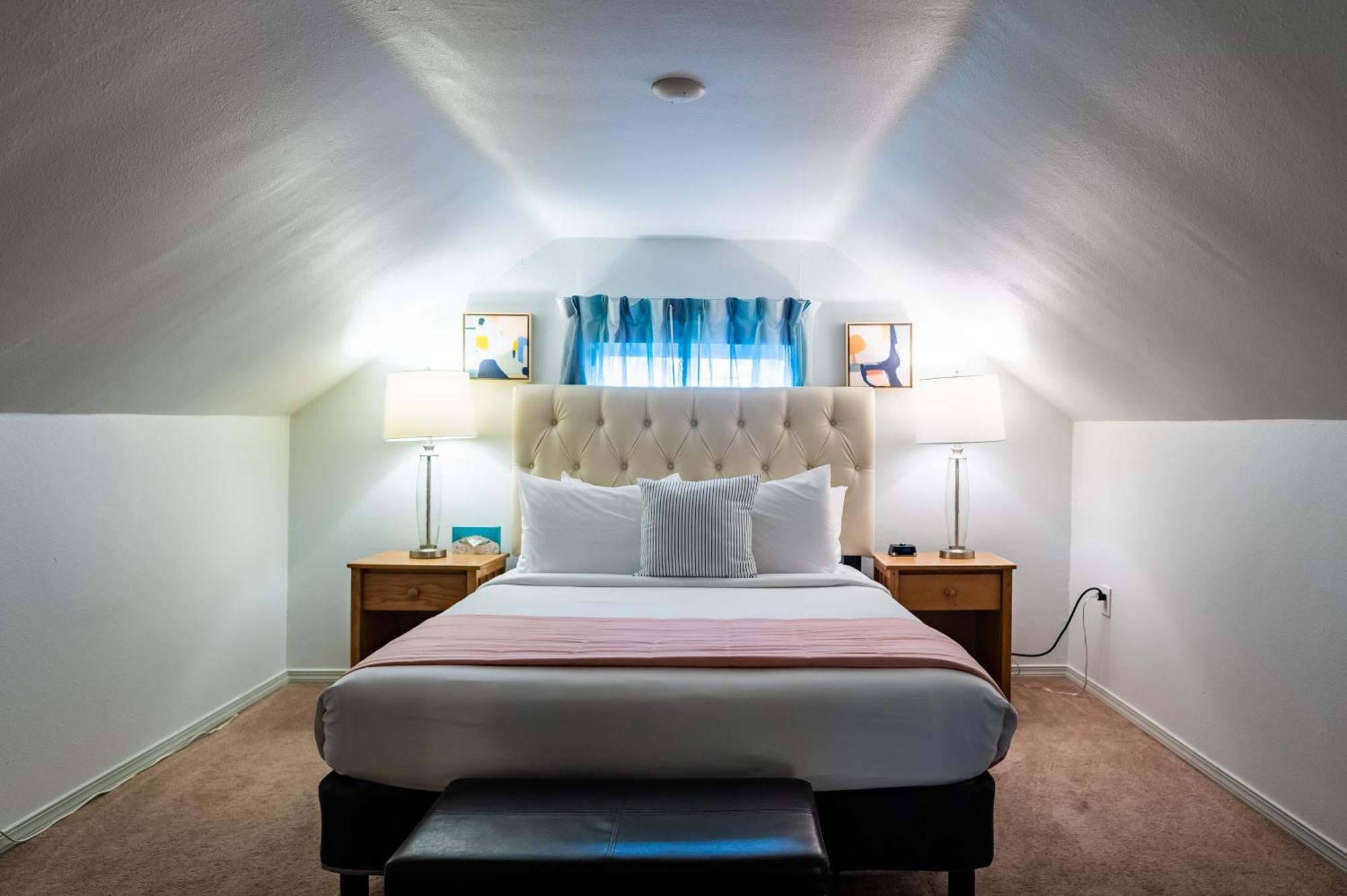 Two-Bedroom Suite,1592063999:JPEG