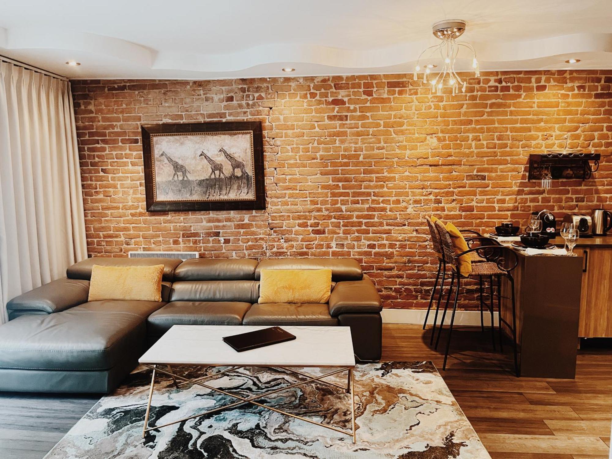 Deluxe Suite with Spa Bath,1594668217:JPEG