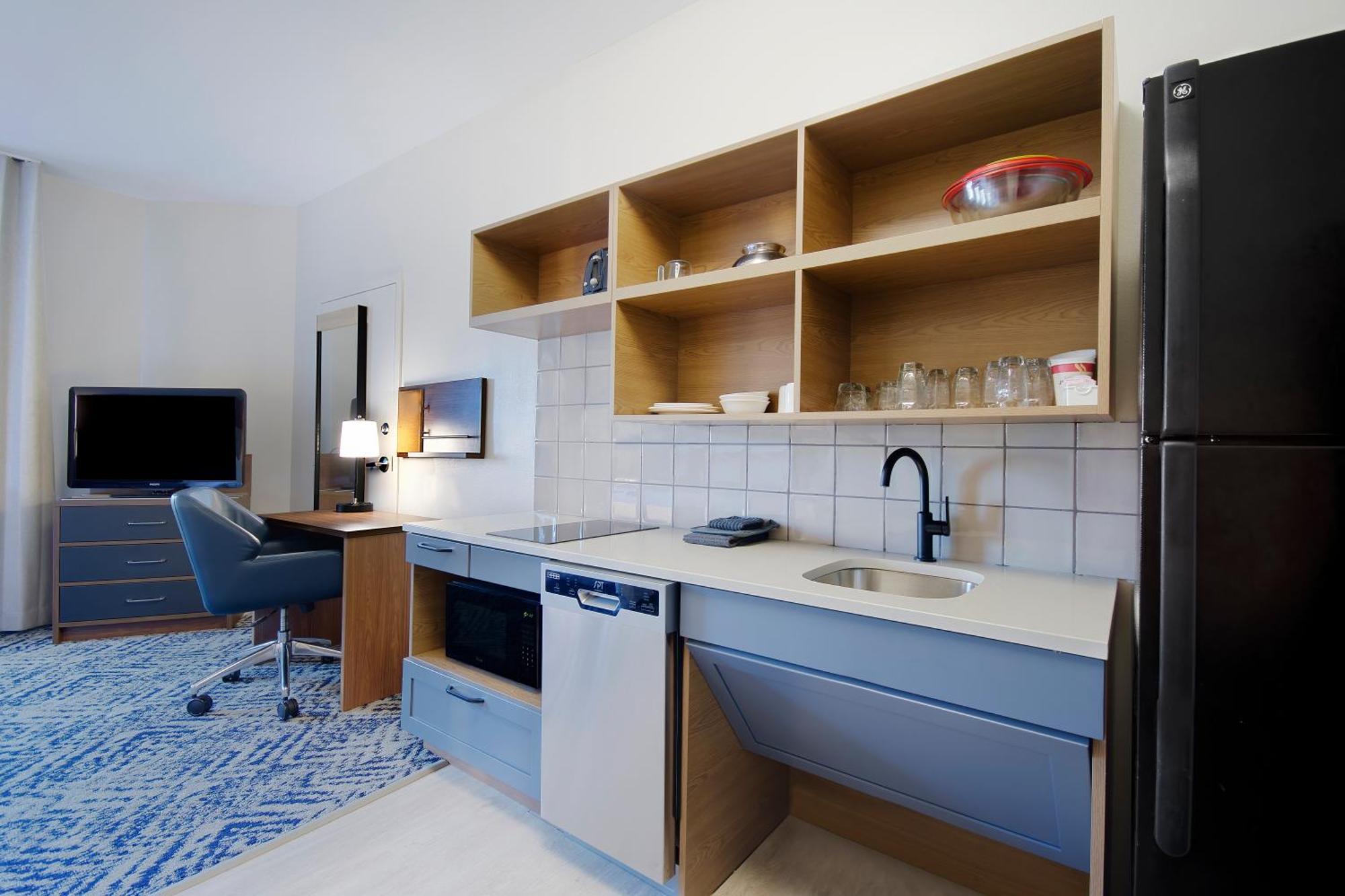 Queen Studio Suite with Two Queen Beds - Mobility Access Tub/Non-Smoking,1594682673:JPEG