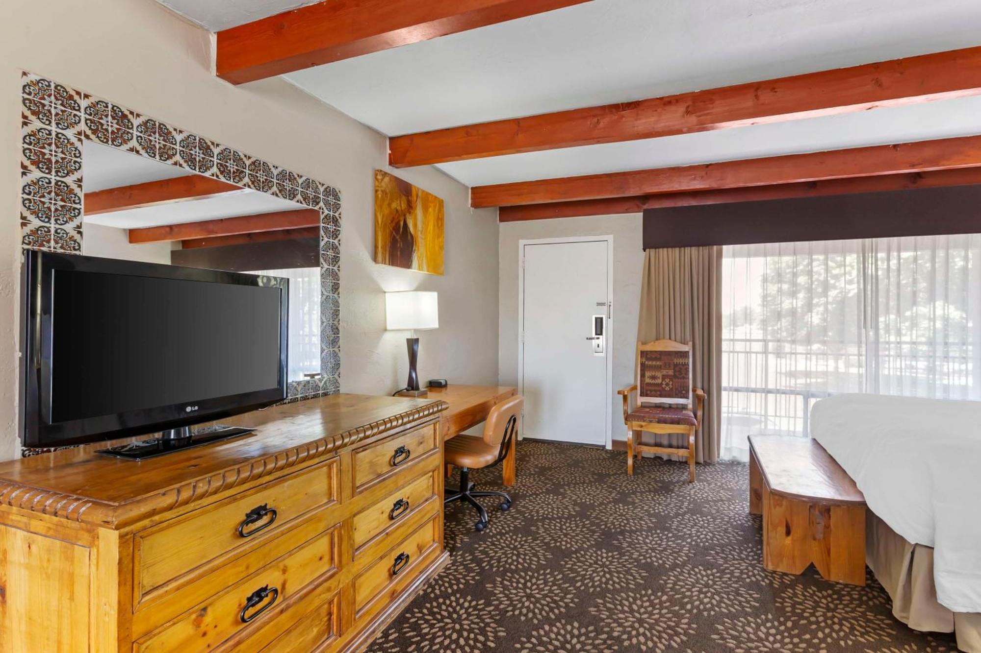 Queen Room with Two Queen Beds,1706414883:JPEG