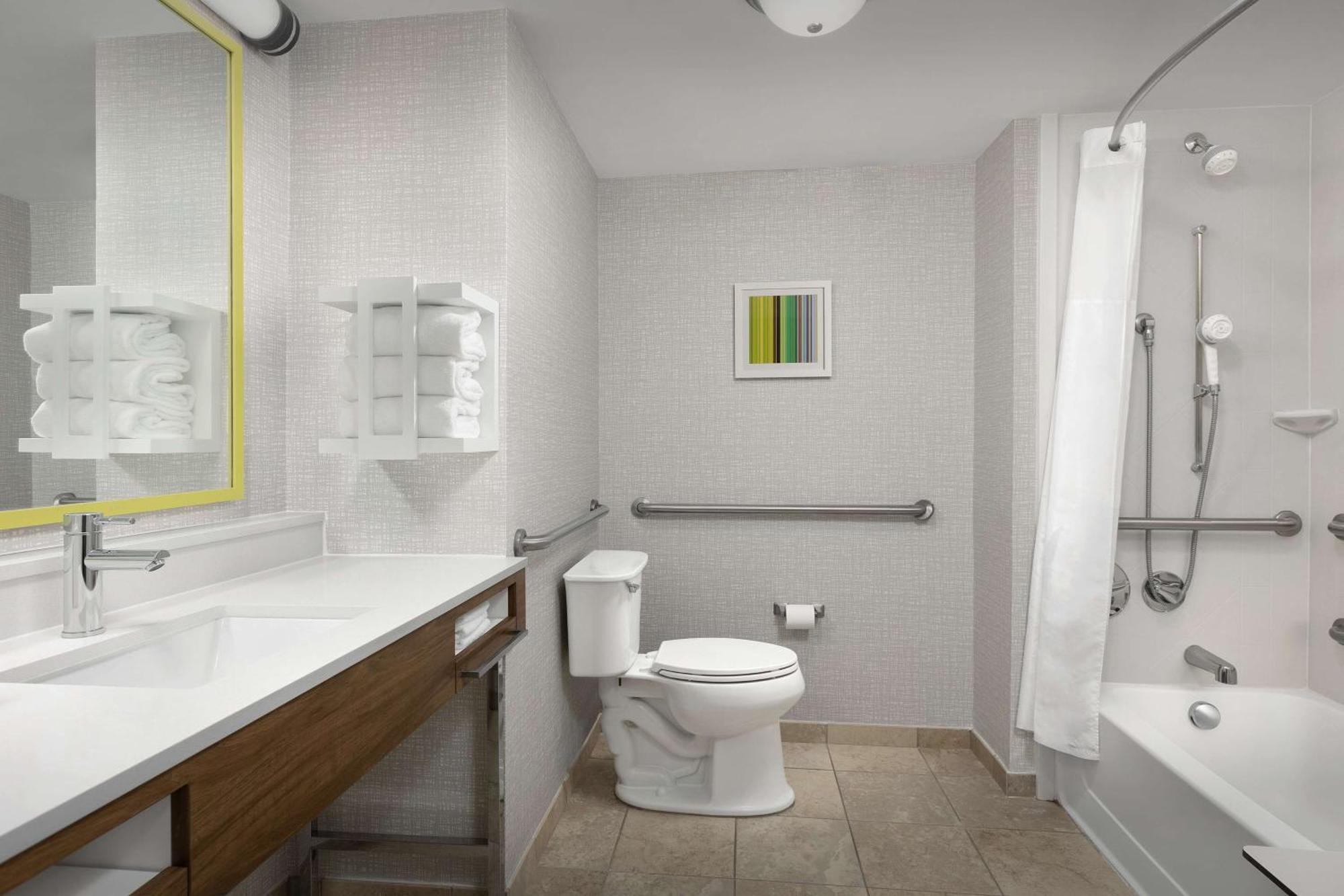 Queen Room with Two Queen Beds - Mobility Access/Non-Smoking