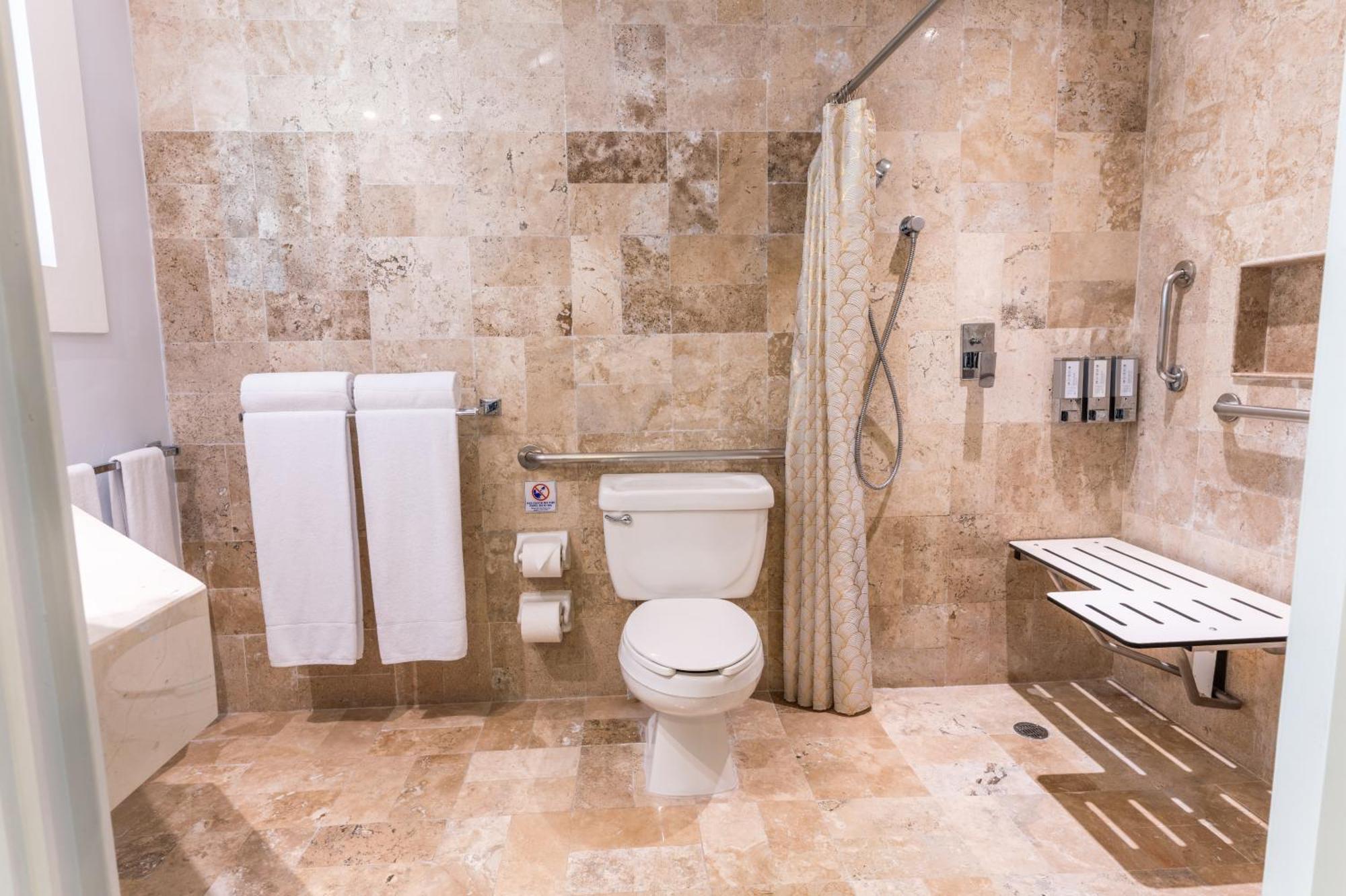 Premium Accessible Room,1594723842:JPEG