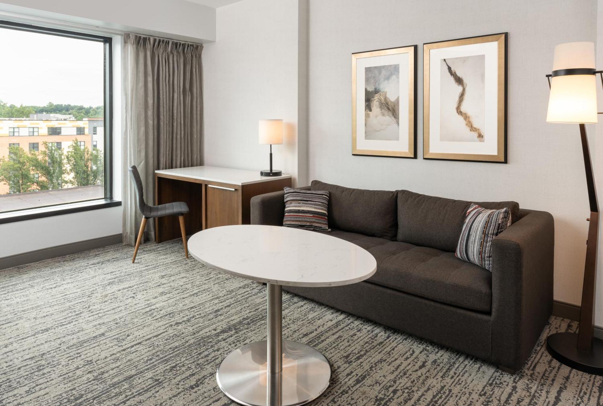 Queen Room - Mobility Accessible with Tub