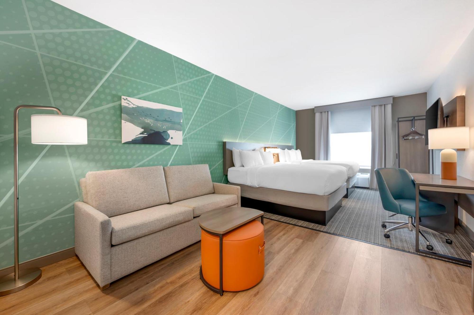 Queen Suite - Accessible/Non-Smoking