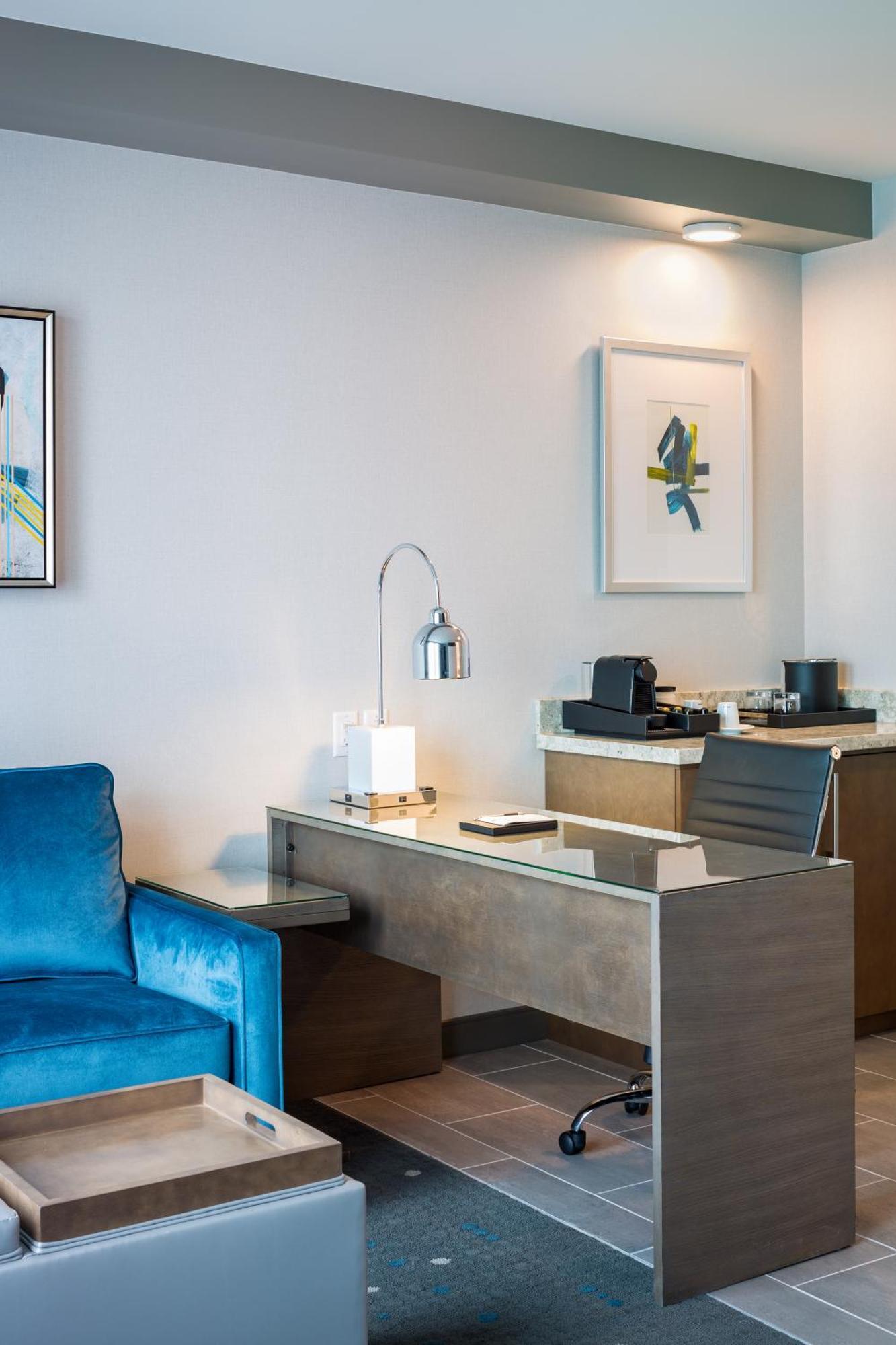 King Suite with Sofa Bed and Roll-In Shower - Mobility Access,1632301378:JPEG