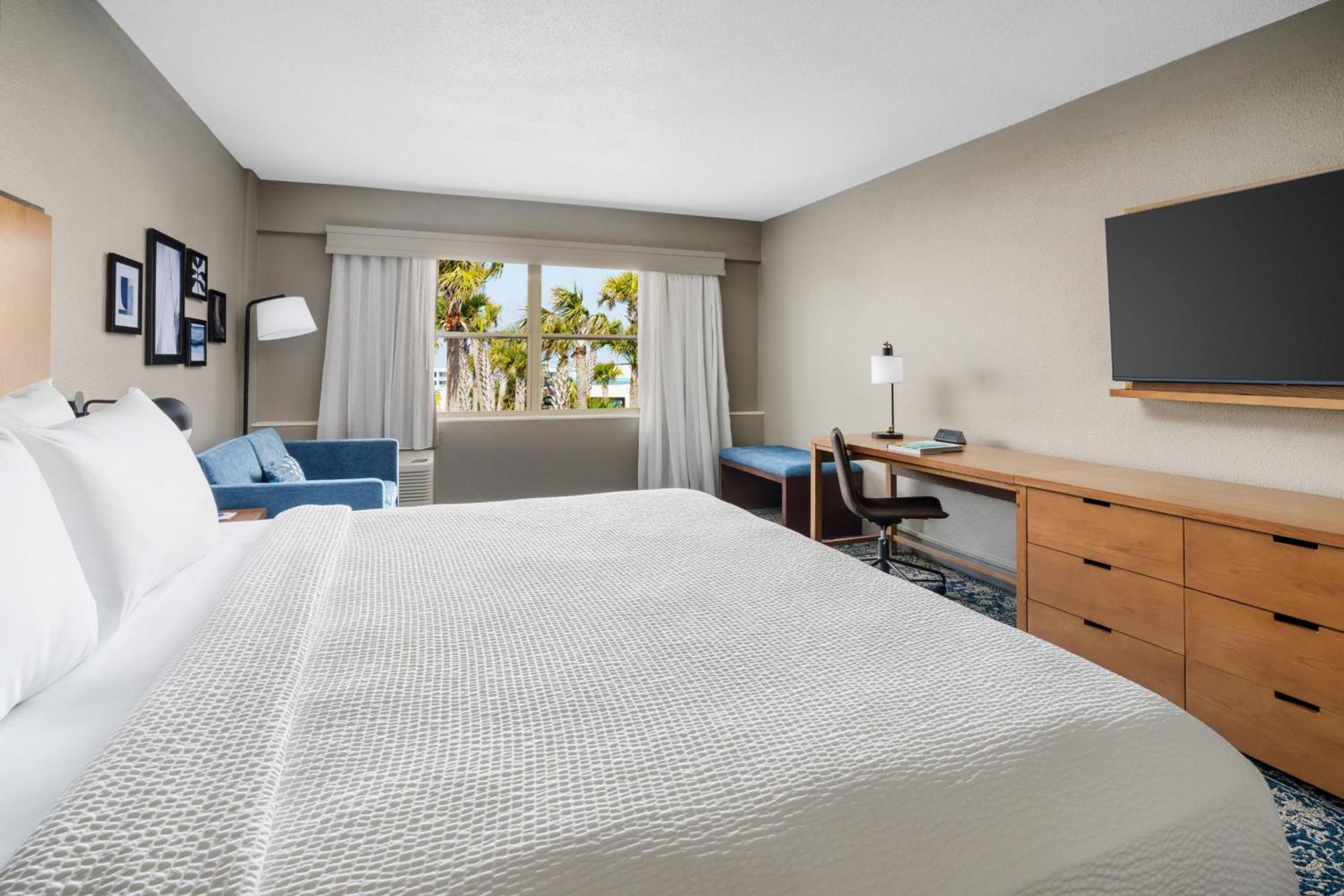 Traditional King Room with Sofa Bed,1617847503:JPEG