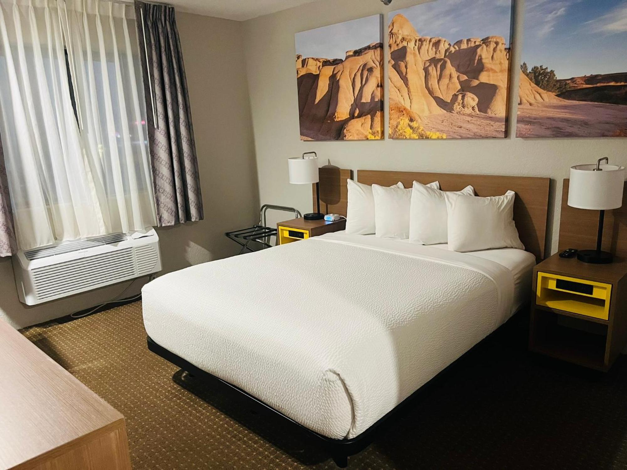 Queen Room - Mobility Access/Non-Smoking