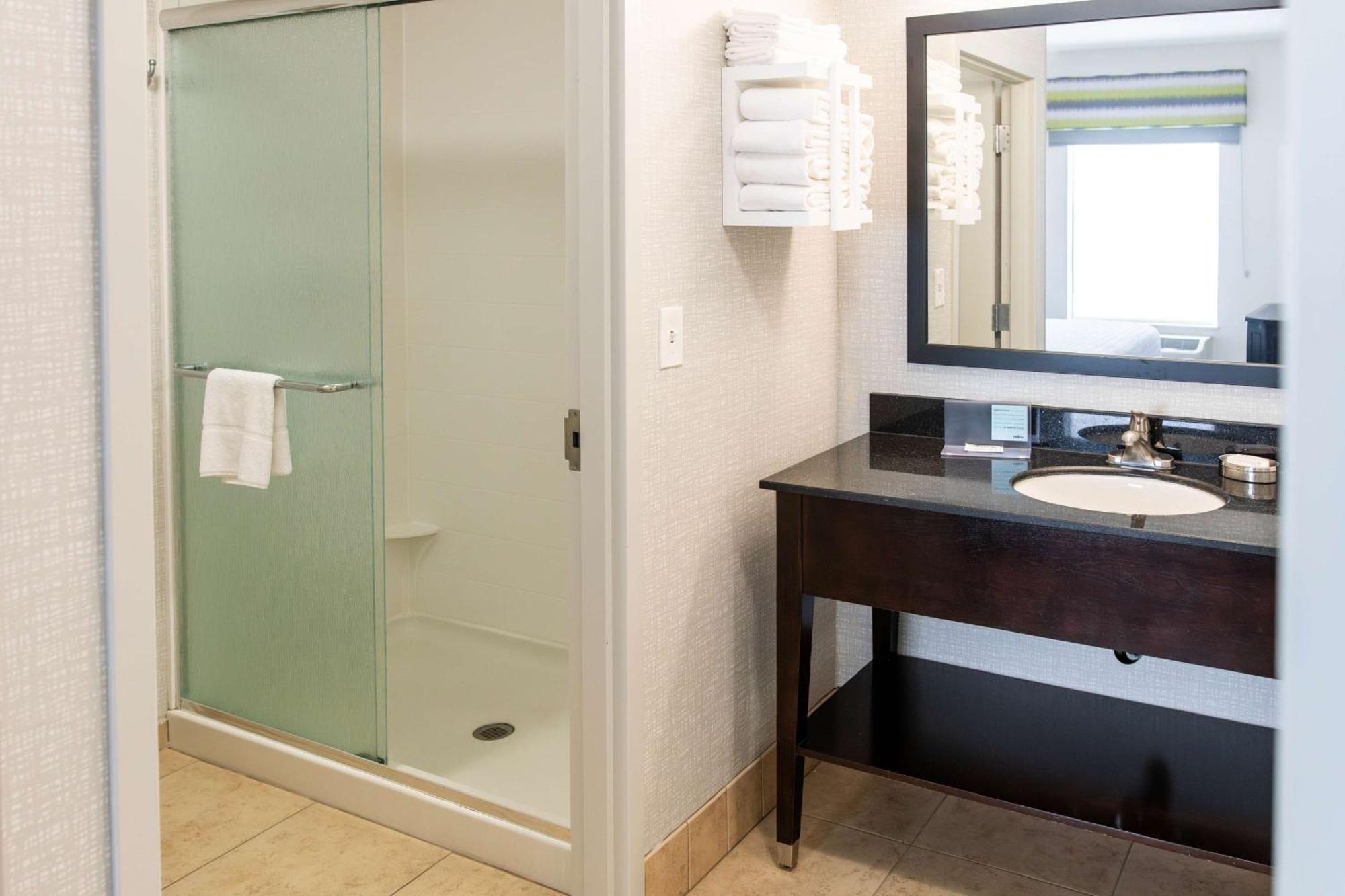 One-Bedroom King Suite - Non-Smoking,1598418430:JPEG