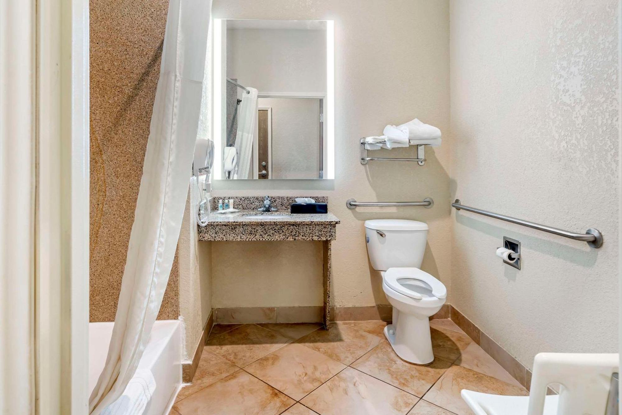 Queen Room with Two Queen Beds and Roll-In Shower - Accessible/Non-Smoking