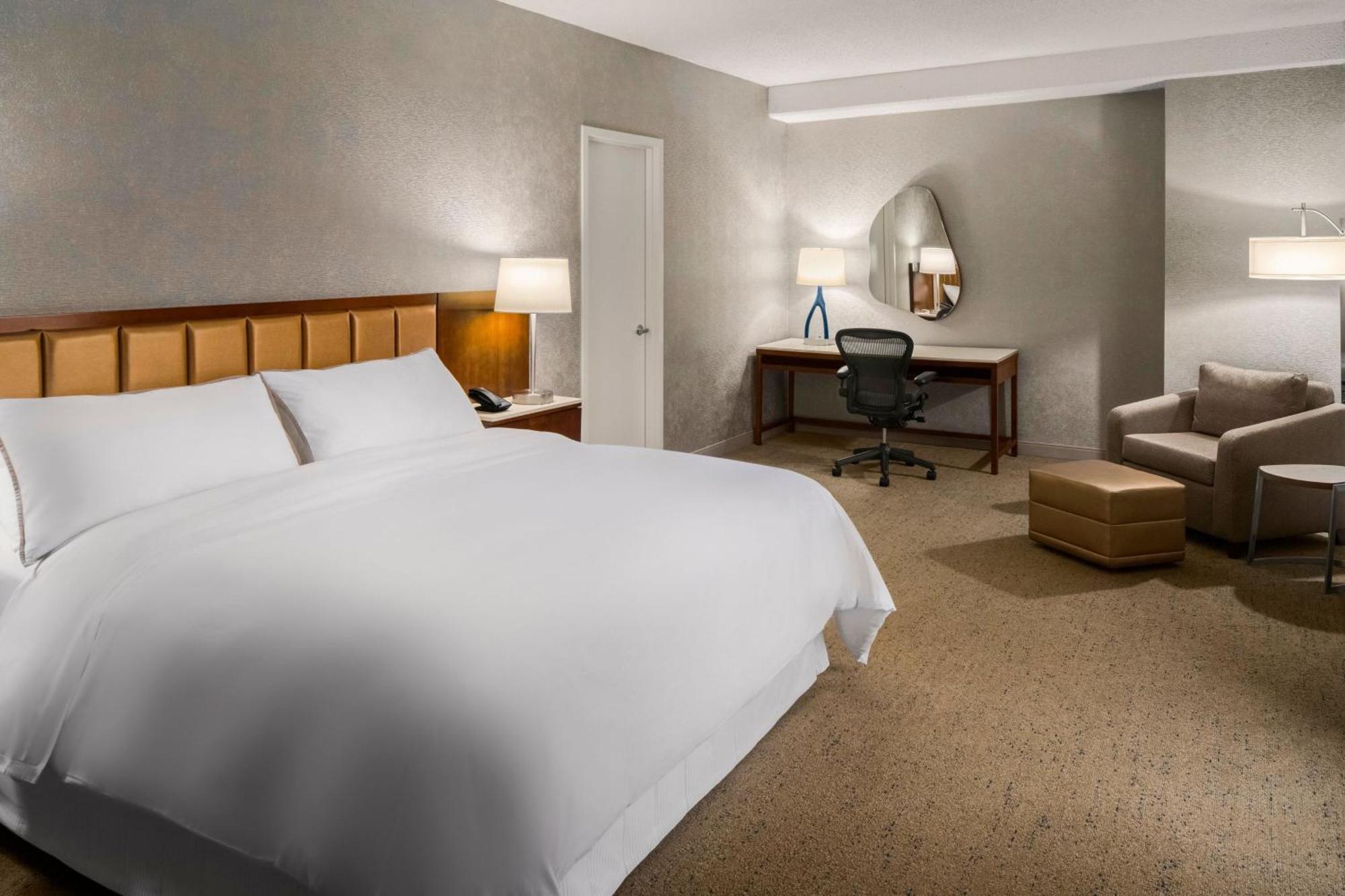 One-Bedroom King Suite,1620591736:JPEG