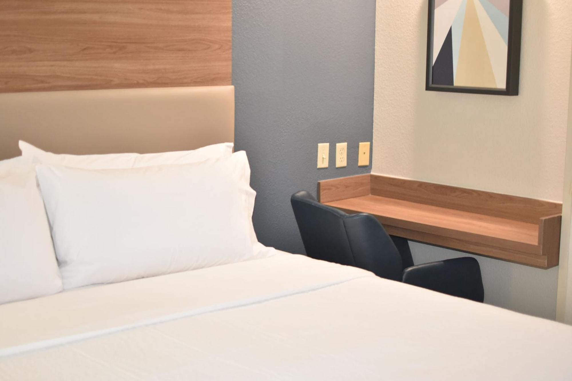 One-Bedroom King Suite,1606558226:JPEG