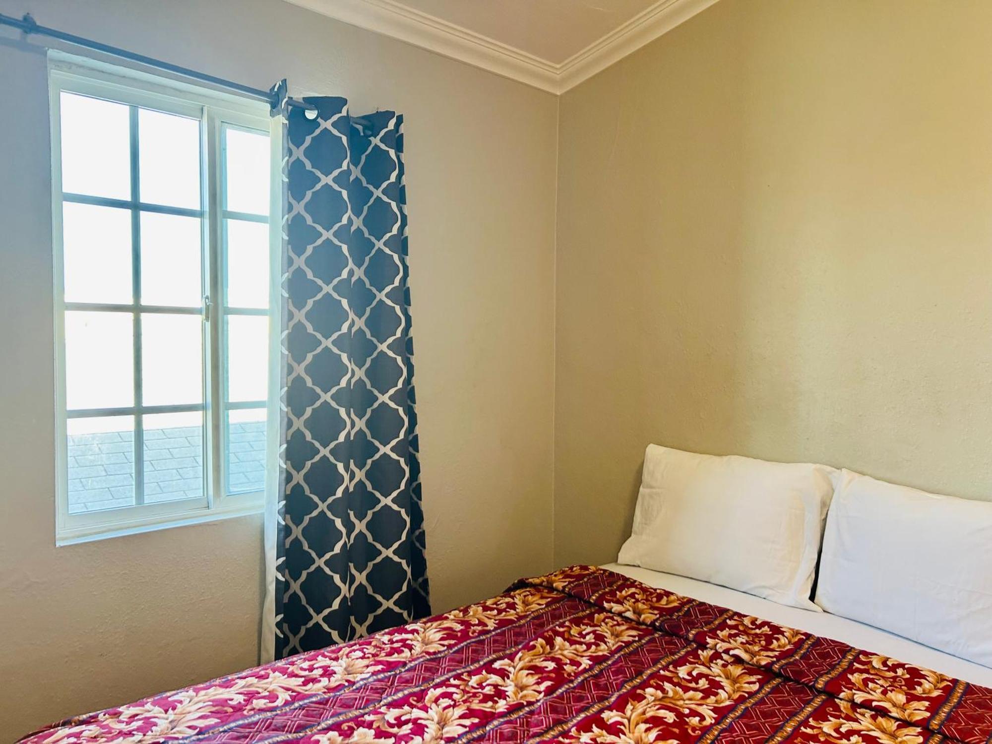 Single Room with Shared Bathroom