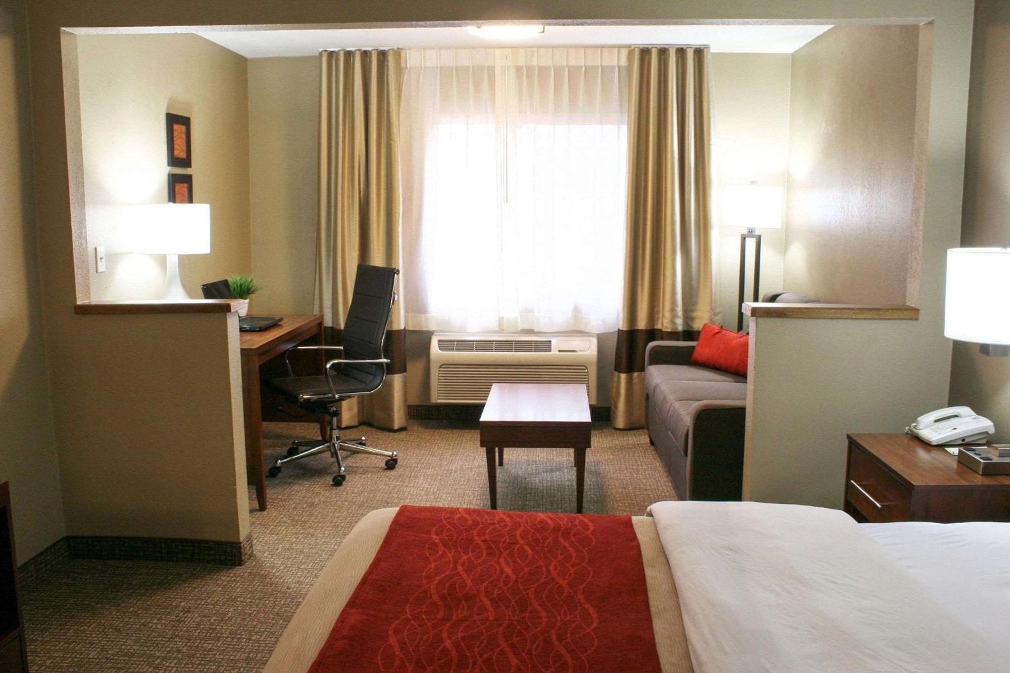 King Suite with Sofa Bed - Non-Smoking