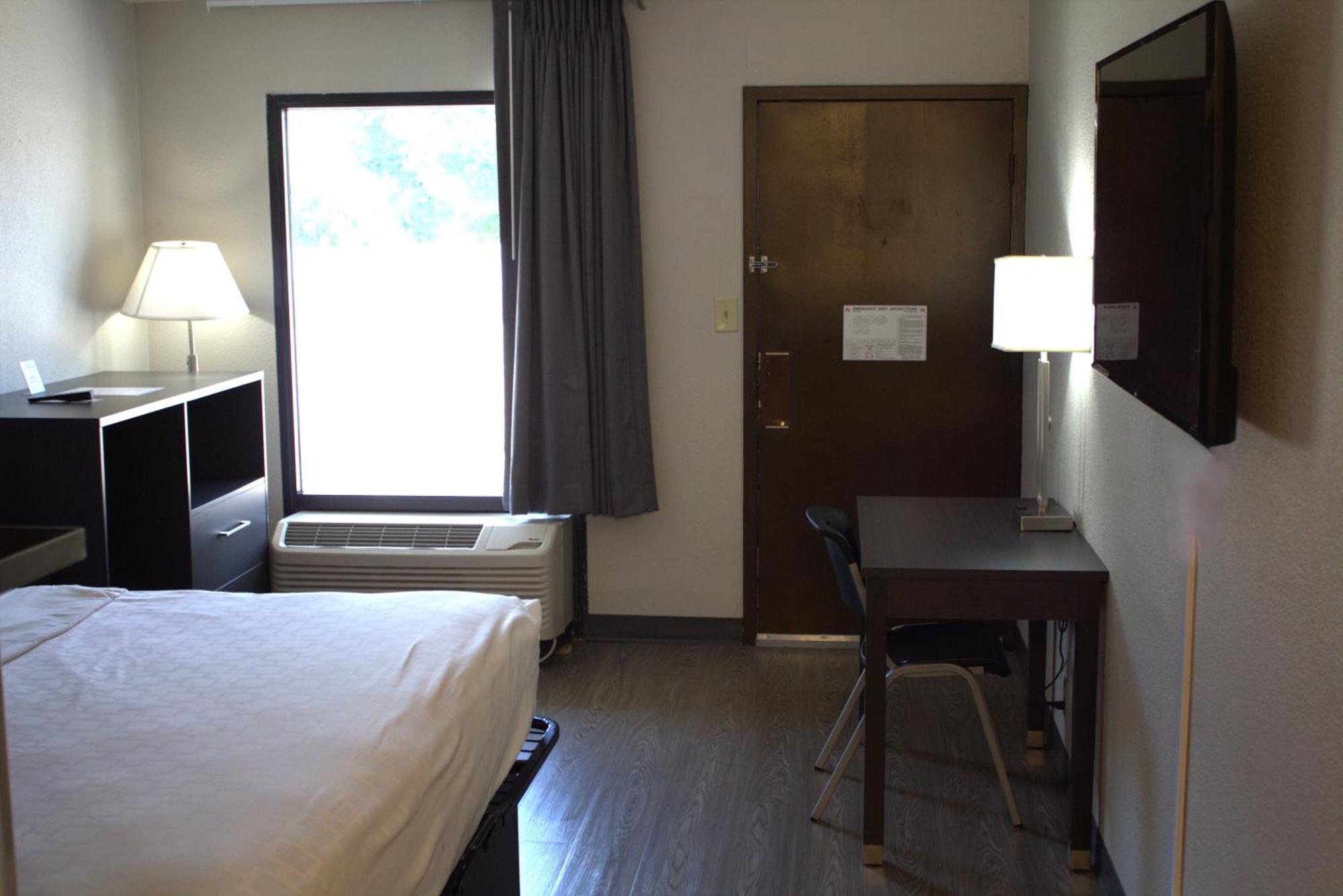 King Room - Accessible/Non Smoking/Ground Floor