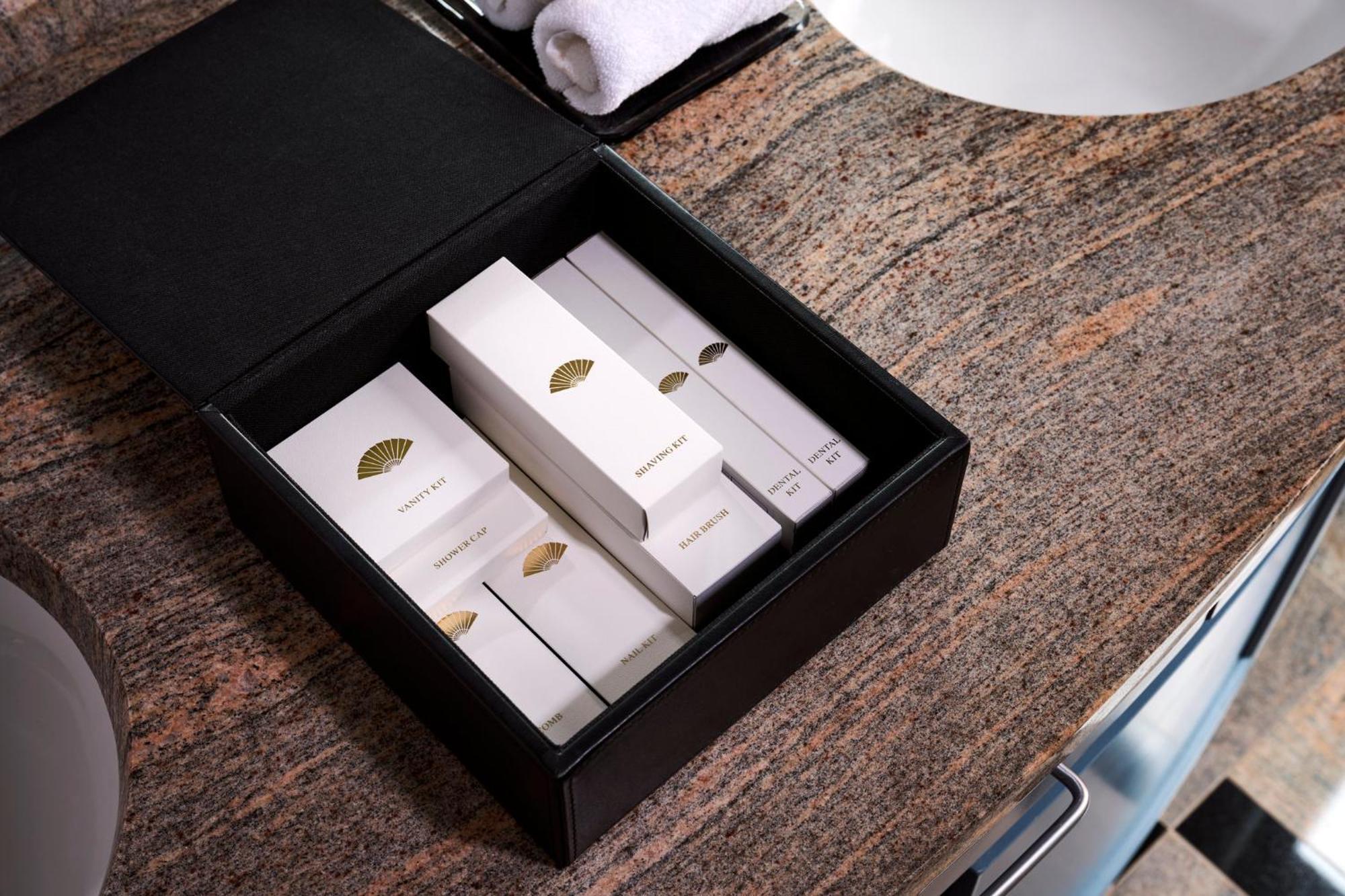 Deluxe King Room,1601685906:JPEG