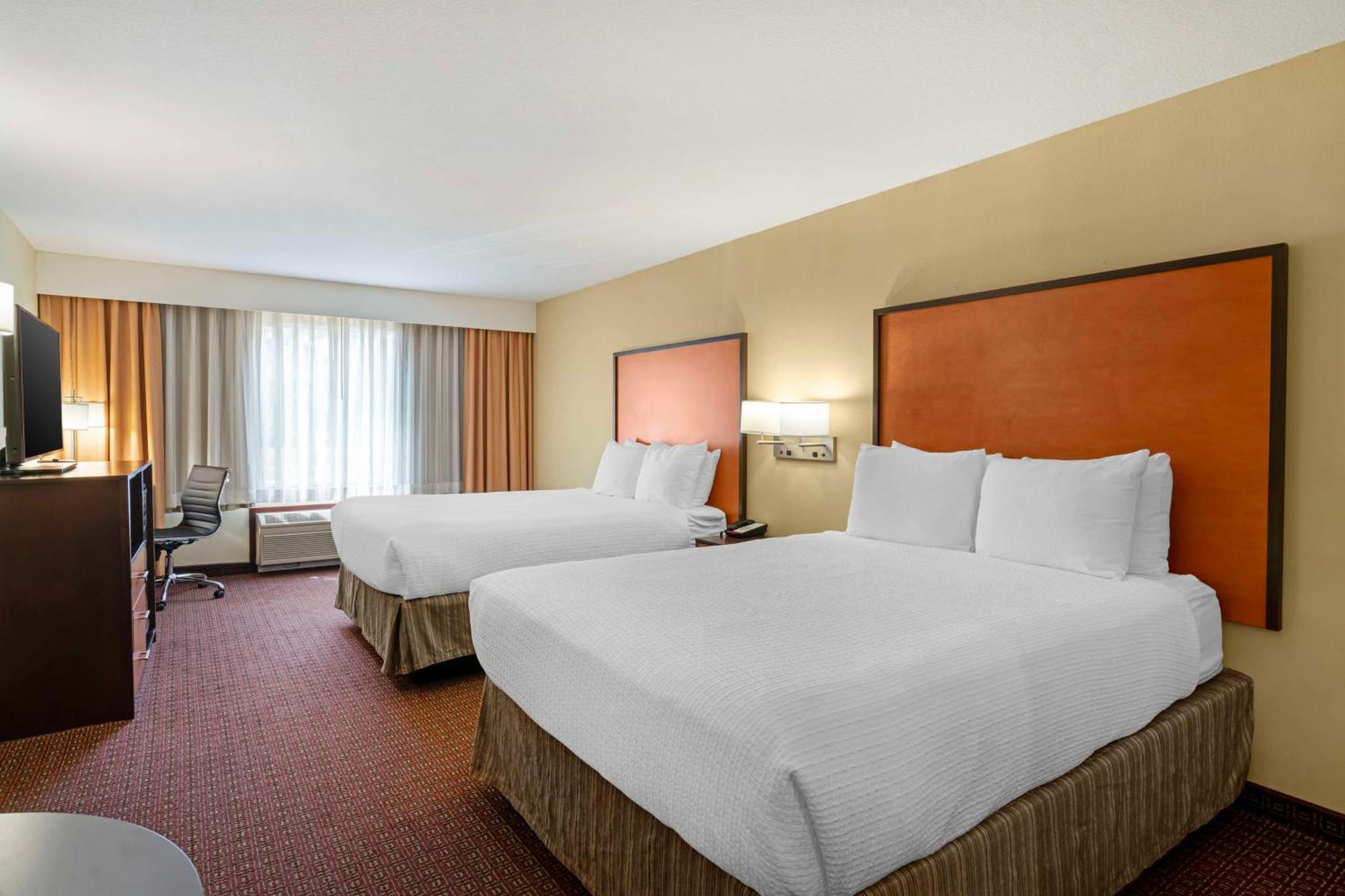 Suite with Two Queen Beds and Sofa Bed - Non-Smoking