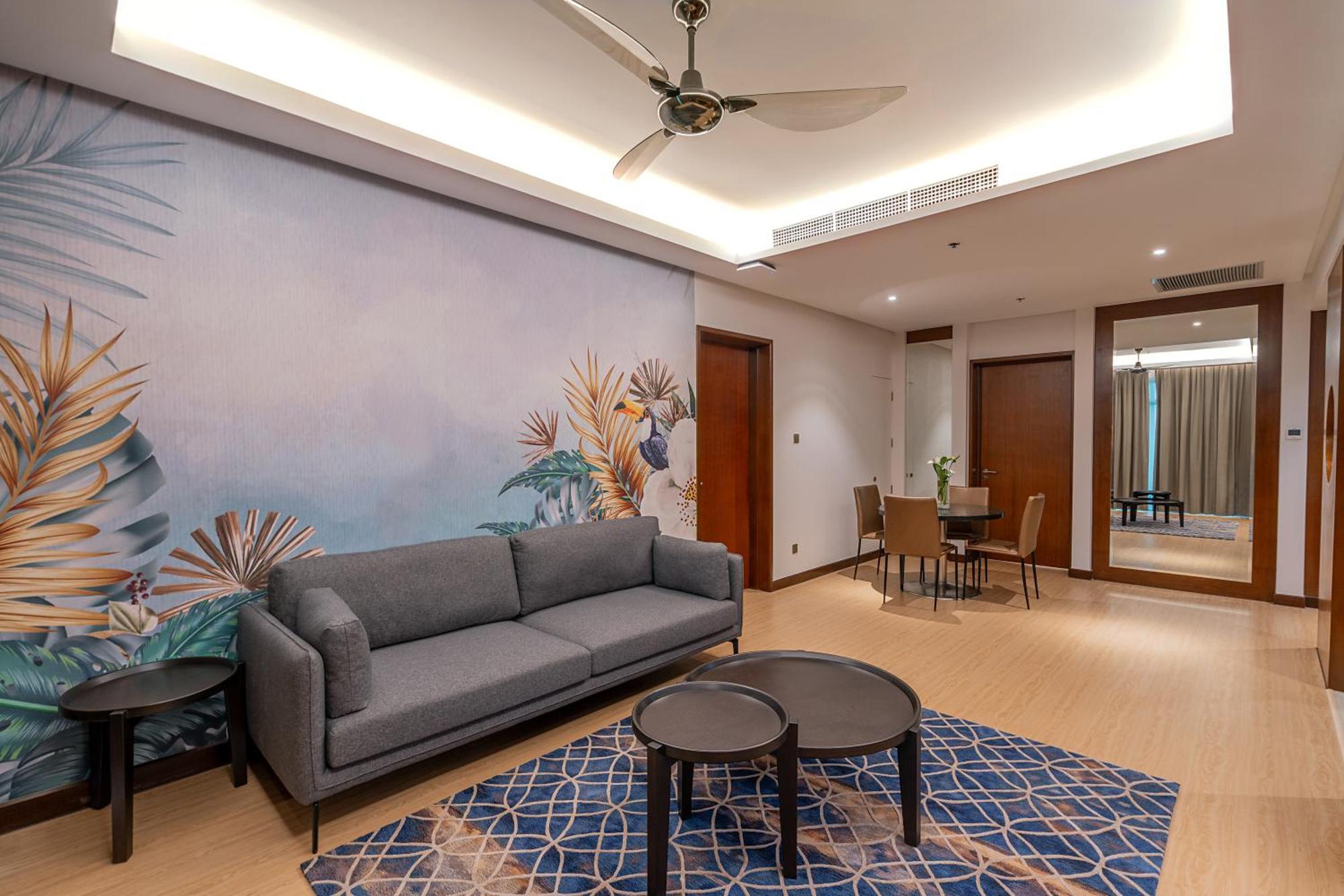 Deluxe Two-Bedroom Apartment to Two-Bedroom Suite with Exclusive Residences Lounge Access,1602327676:JPEG