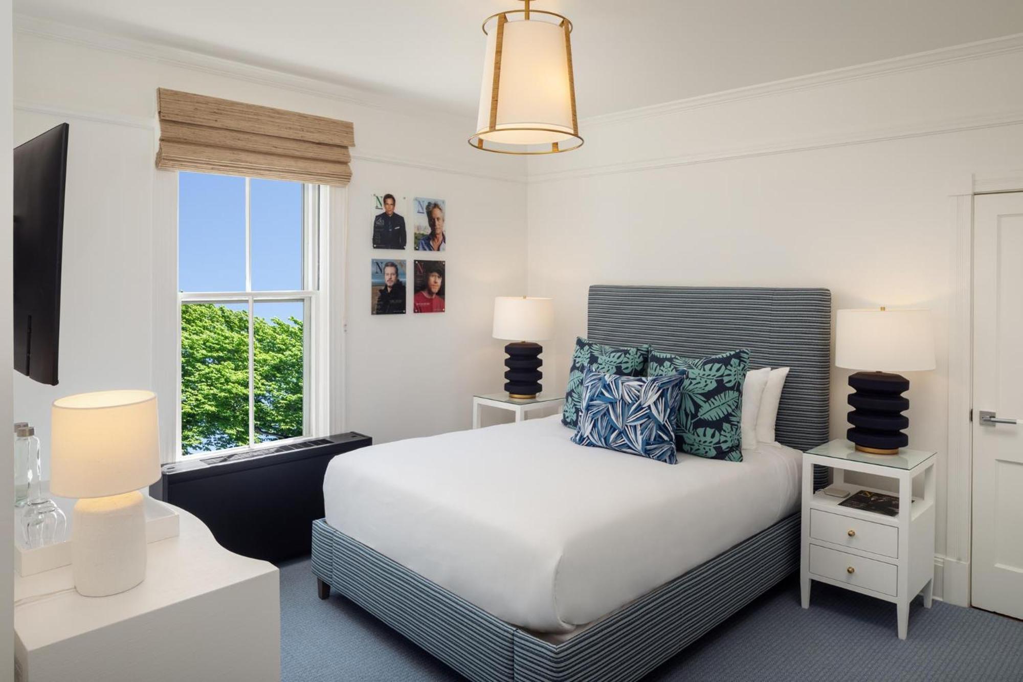 Queen Room,1602367370:JPEG