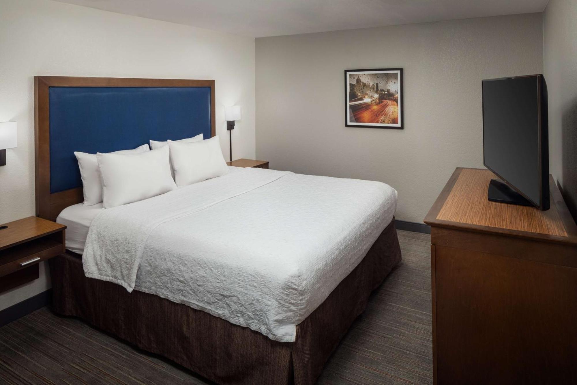 Special Offer - King Suite - Non-Smoking,1603732897:JPEG
