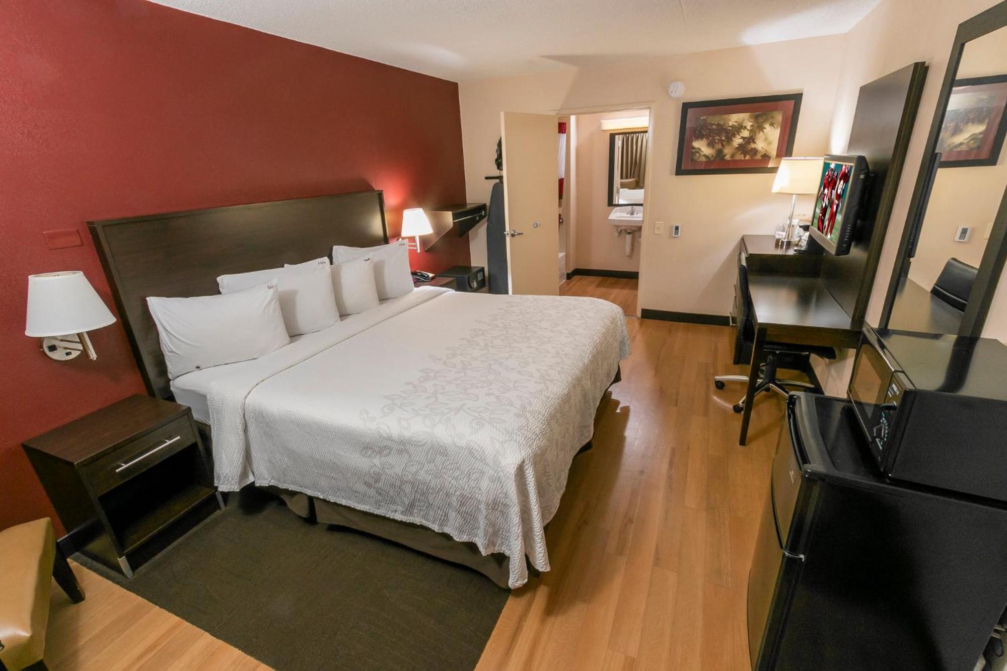 Standard King Room Disability Access Smoke Free