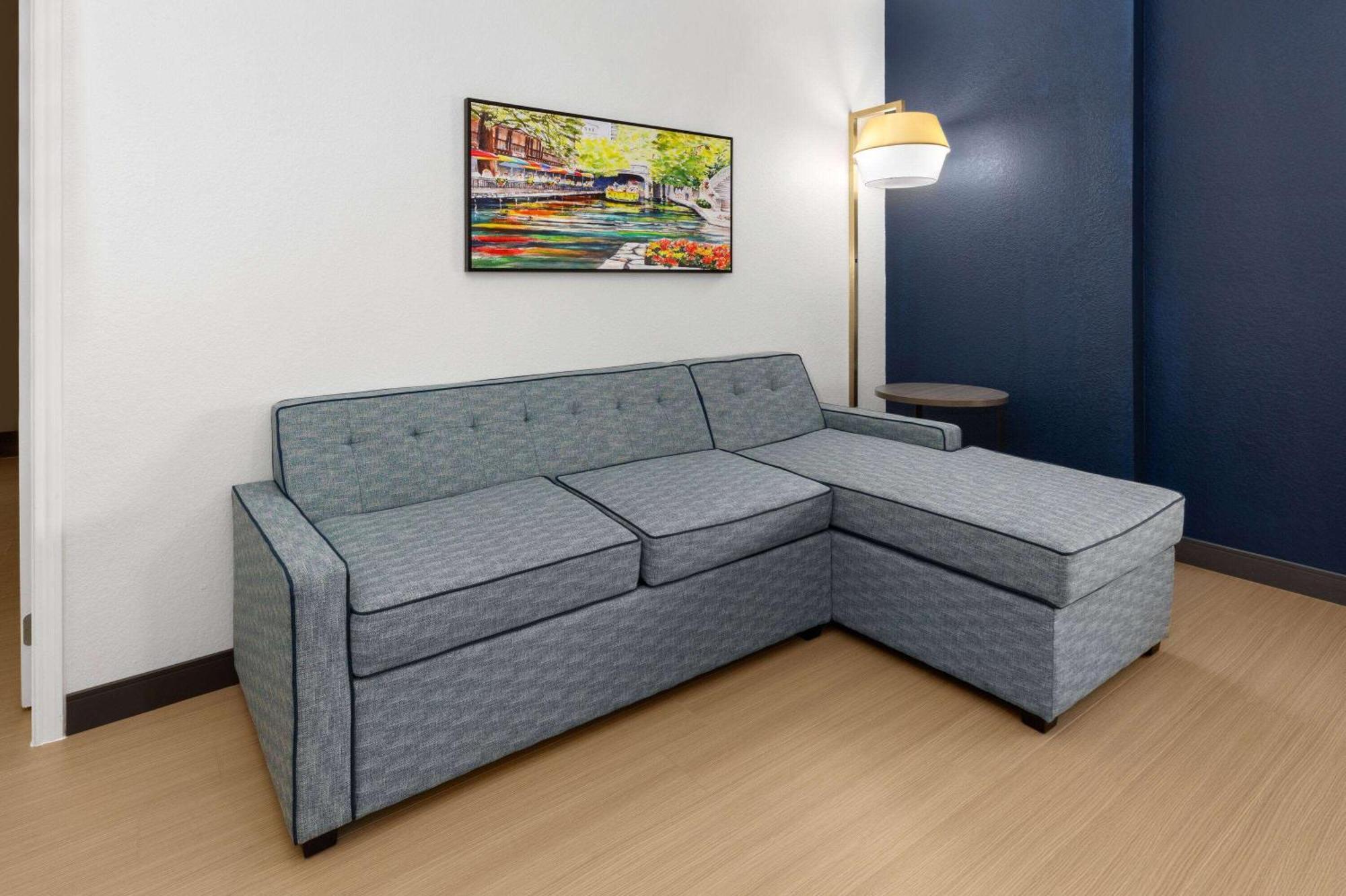 Family Suite,1605378188:JPEG