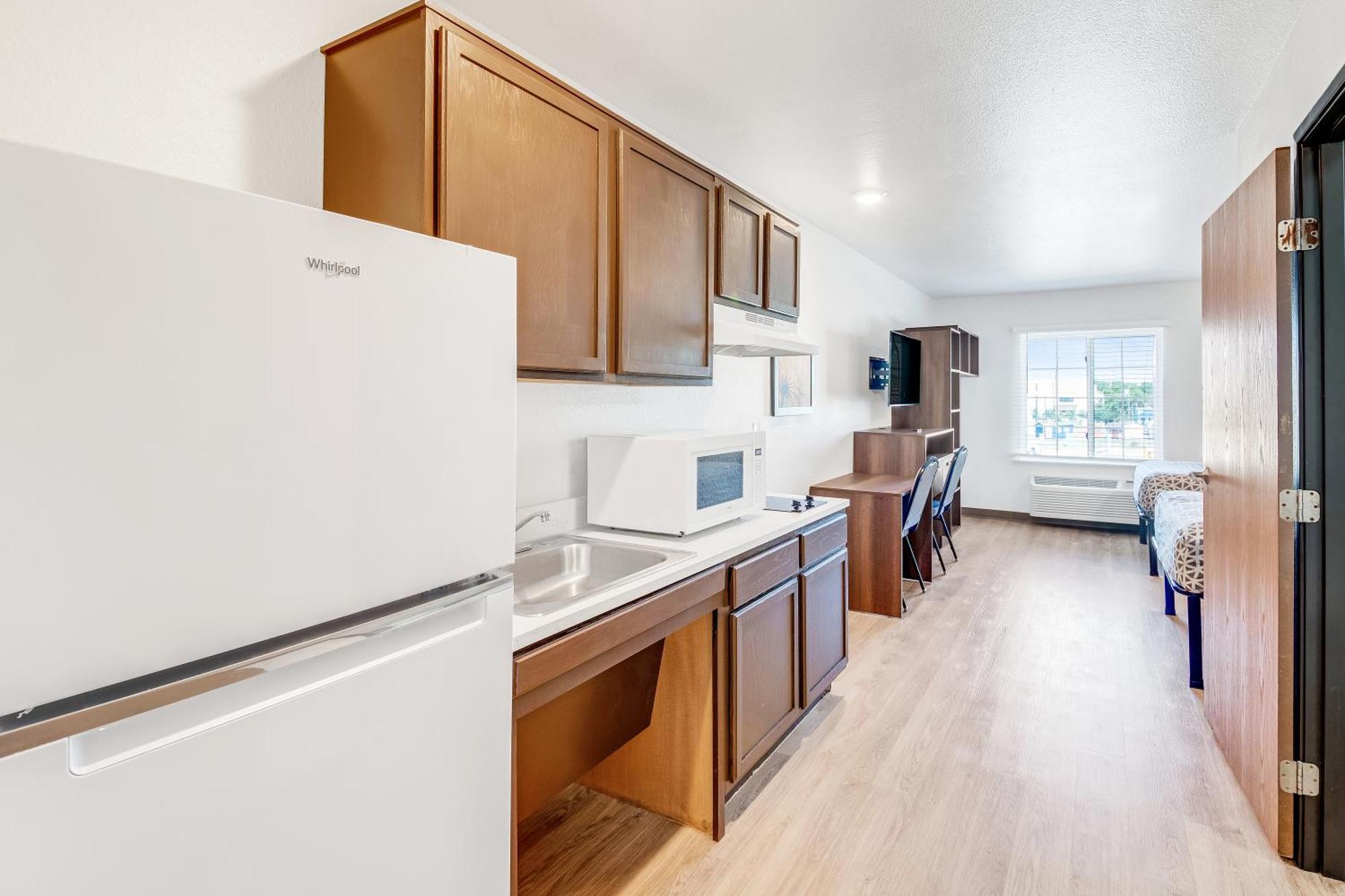 Double Suite with Two Double Beds and Tub - Disability Access/Non Smoking