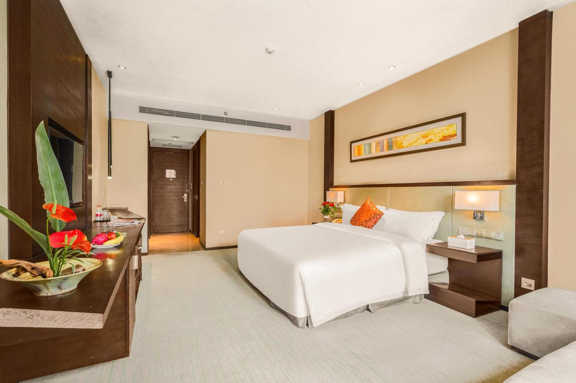 Deluxe Queen Room