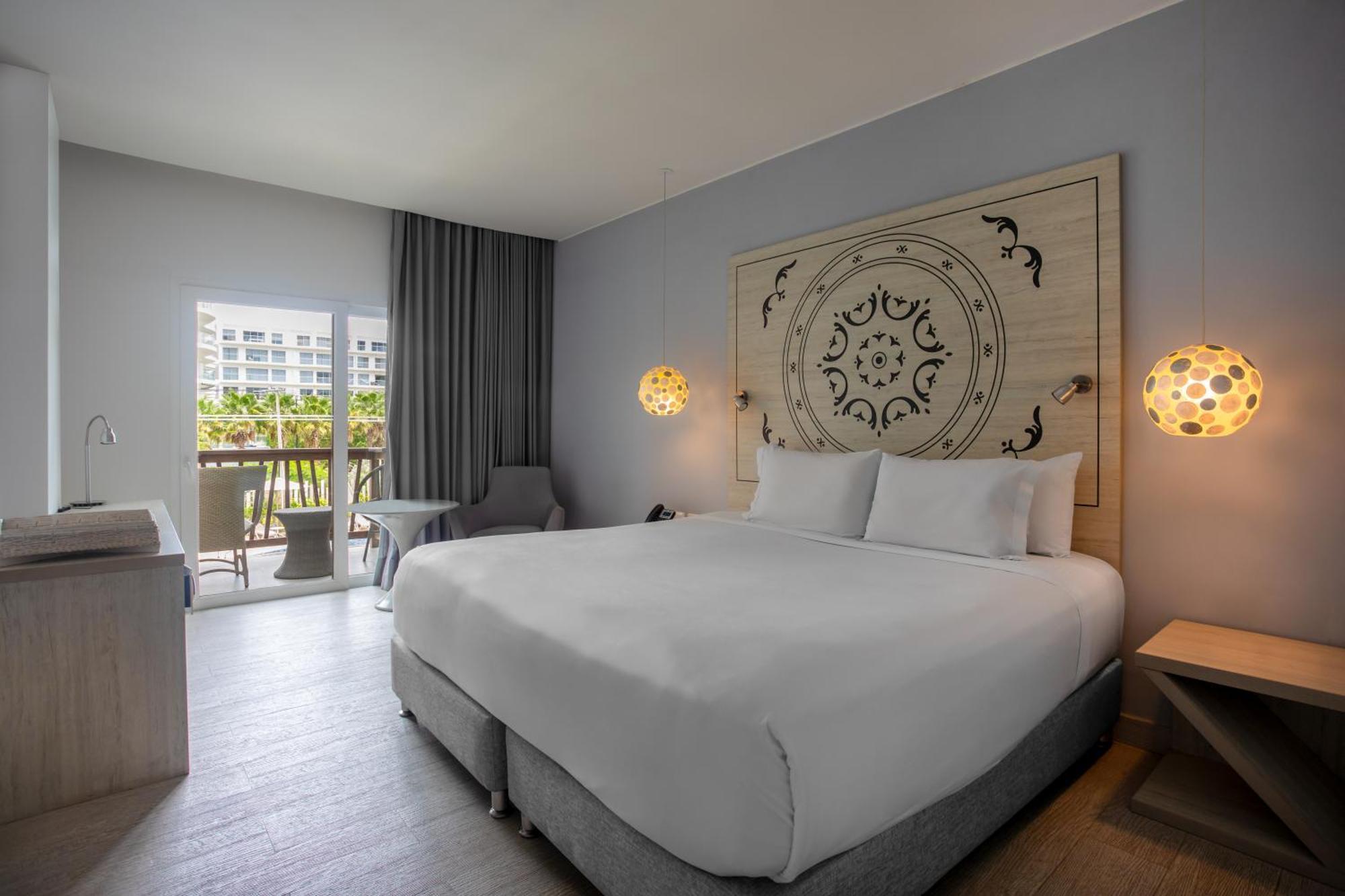 Deluxe Room King Bed