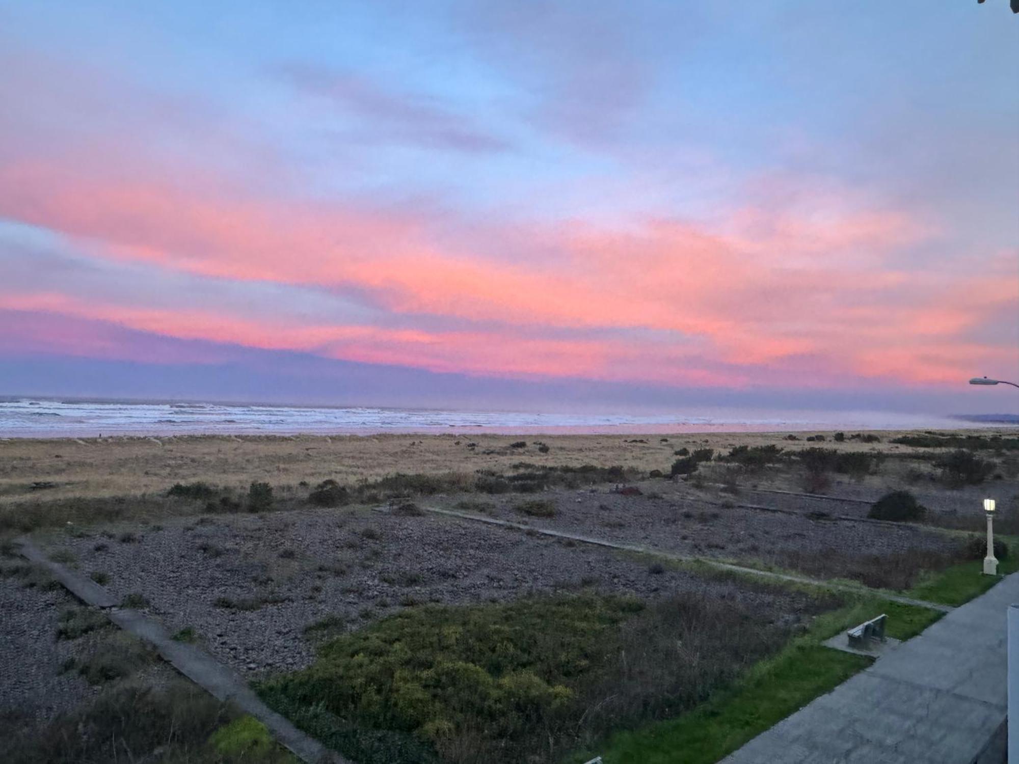 Oceanfront Deluxe 2 Bedroom Suite,1739443209:JPEG