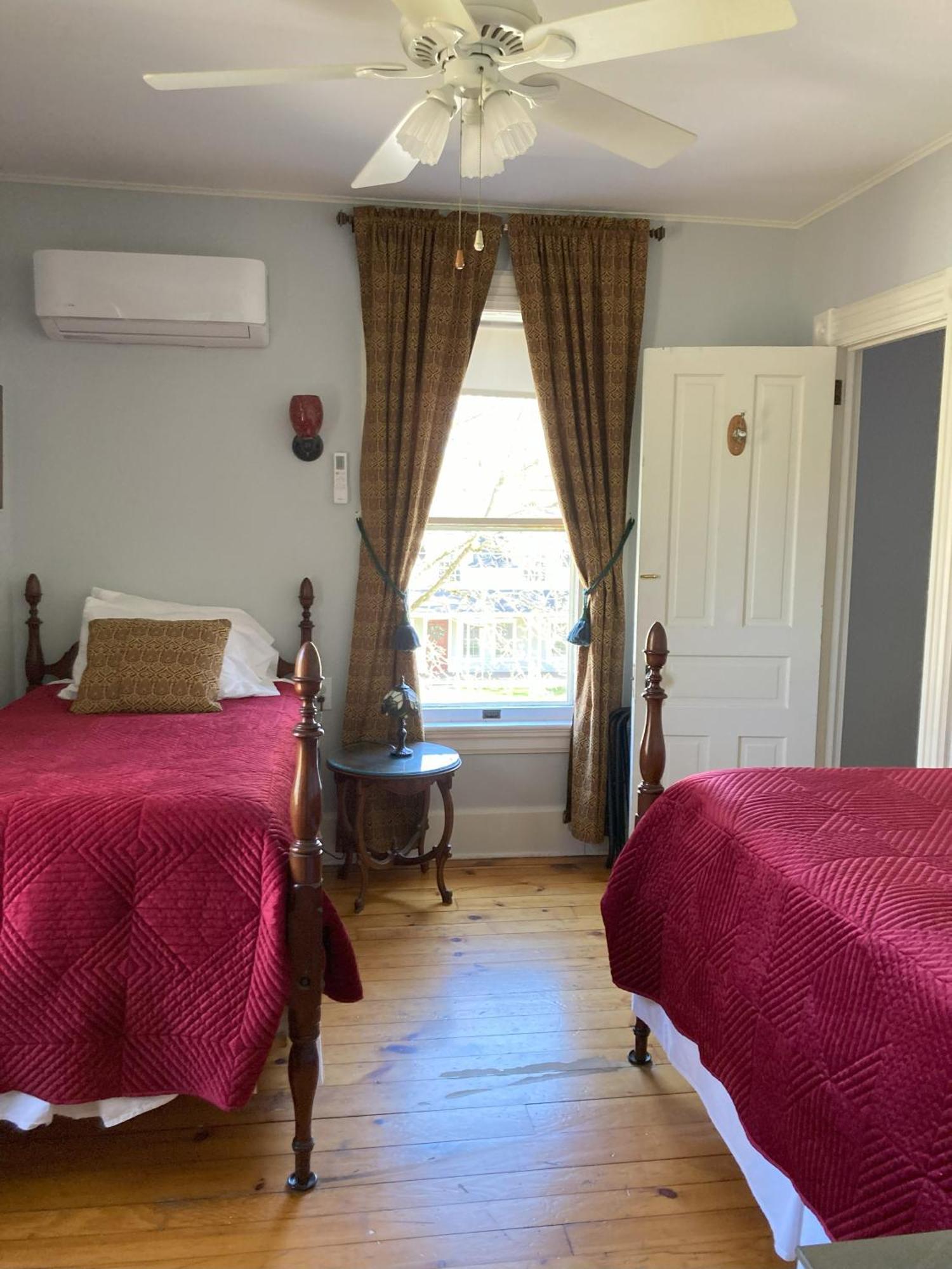 Two-Bedroom Suite,1758457997:JPEG