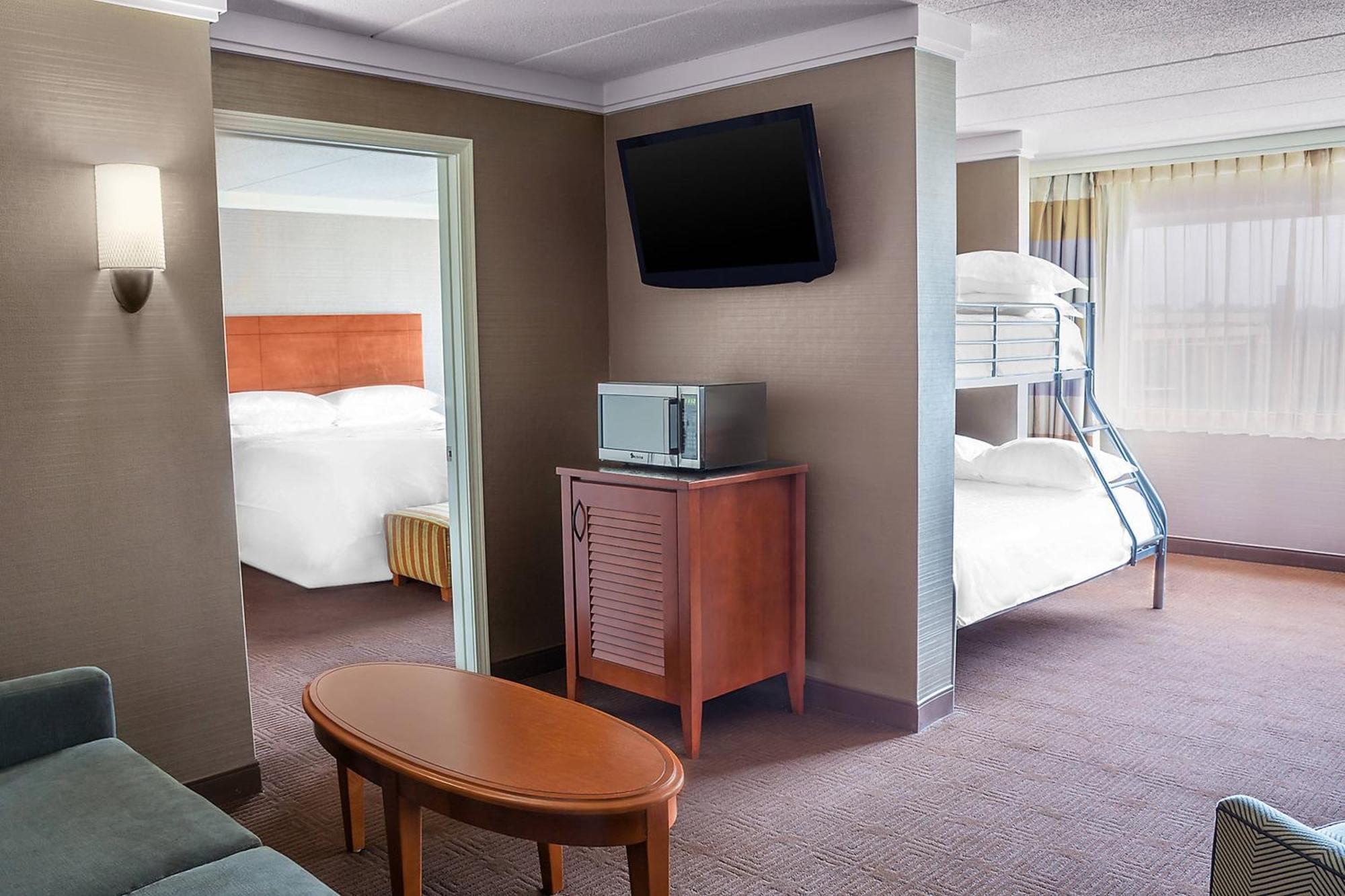 Suite, 1 King bunk or 2 Queen, Sofa bed,1608293425:JPEG