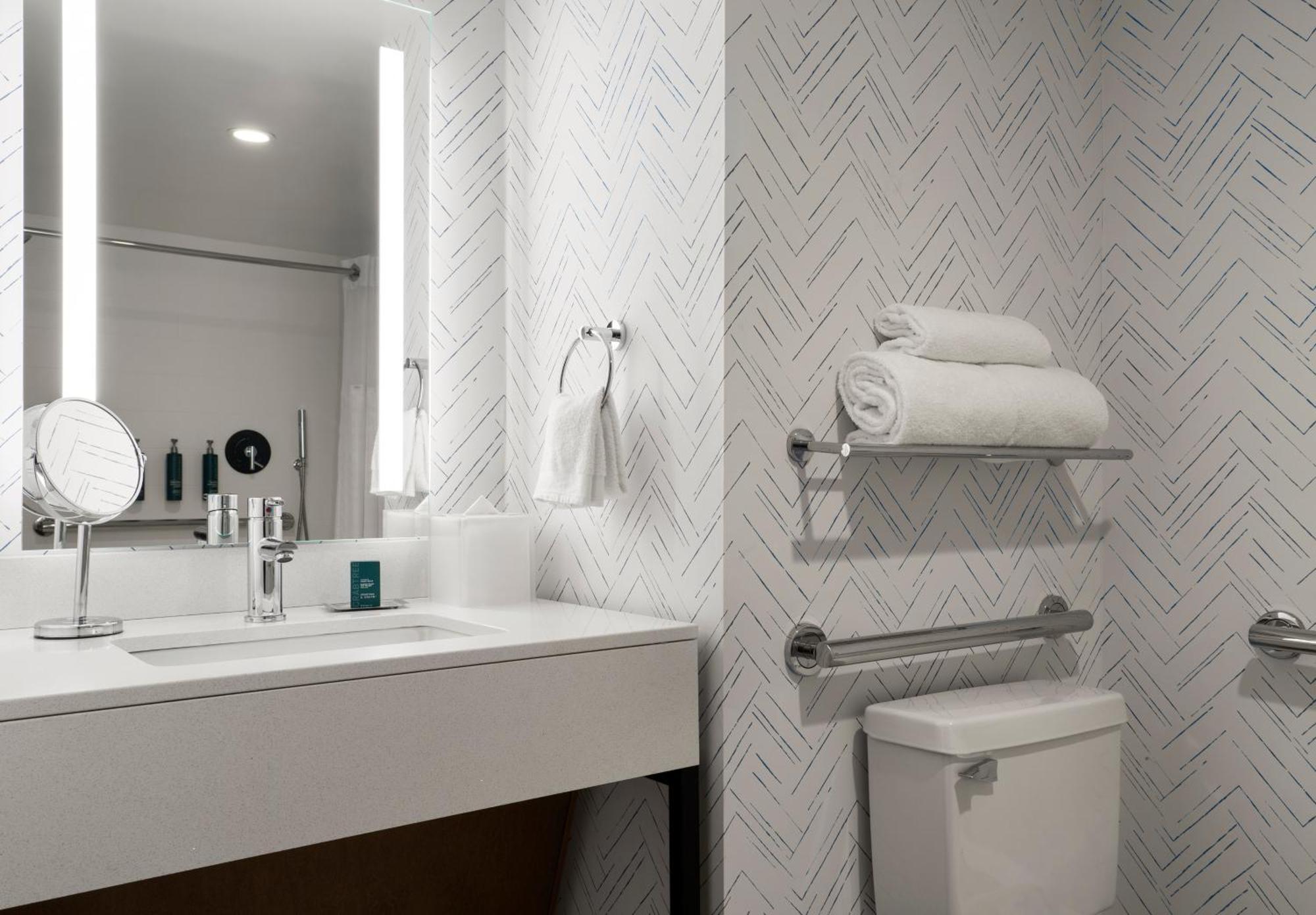Double Room with Two Double Beds and Bath Tub - Disability Access,1608294527:JPEG