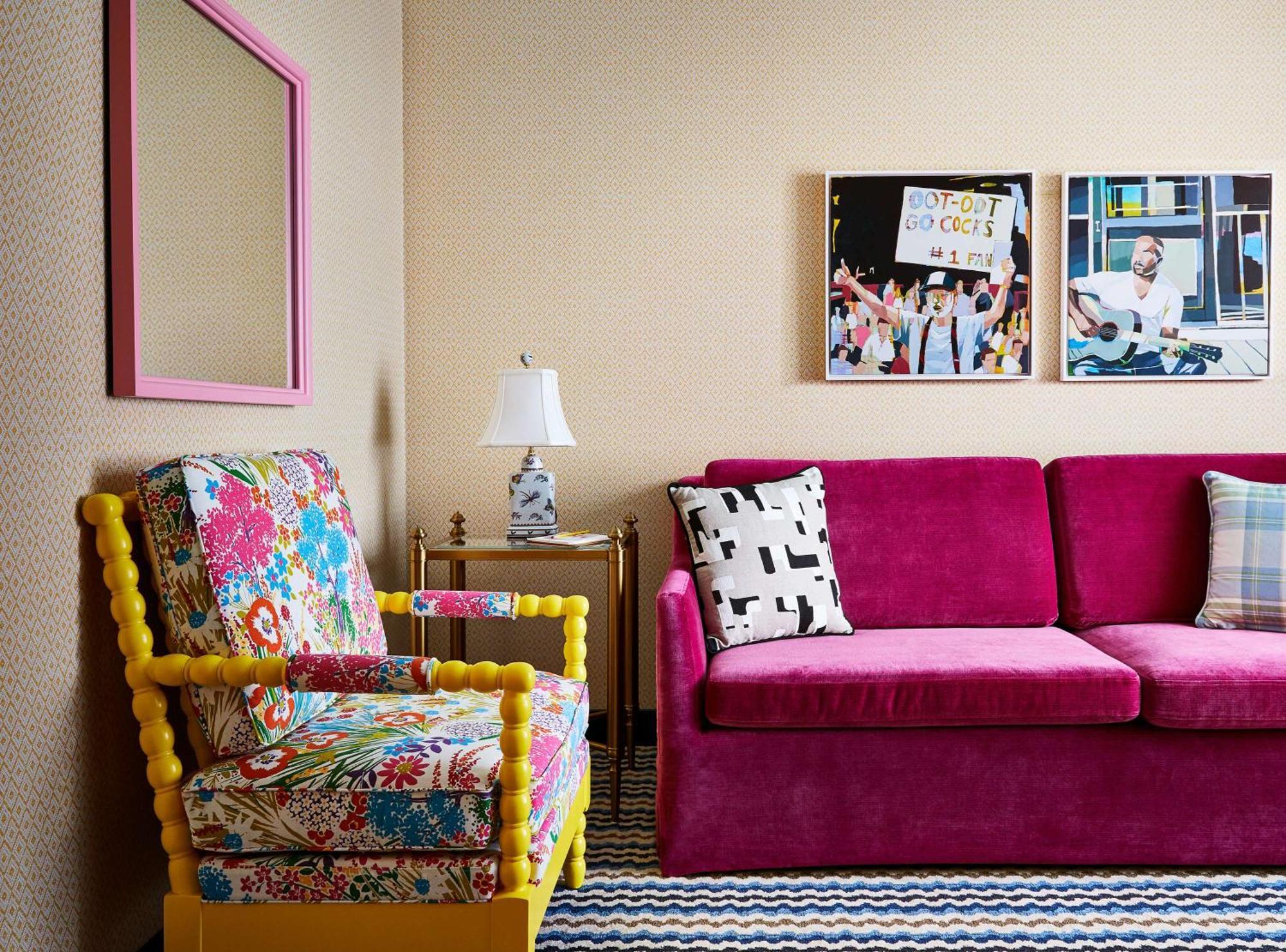 Graduate Junior King Suite,1635249980:JPEG