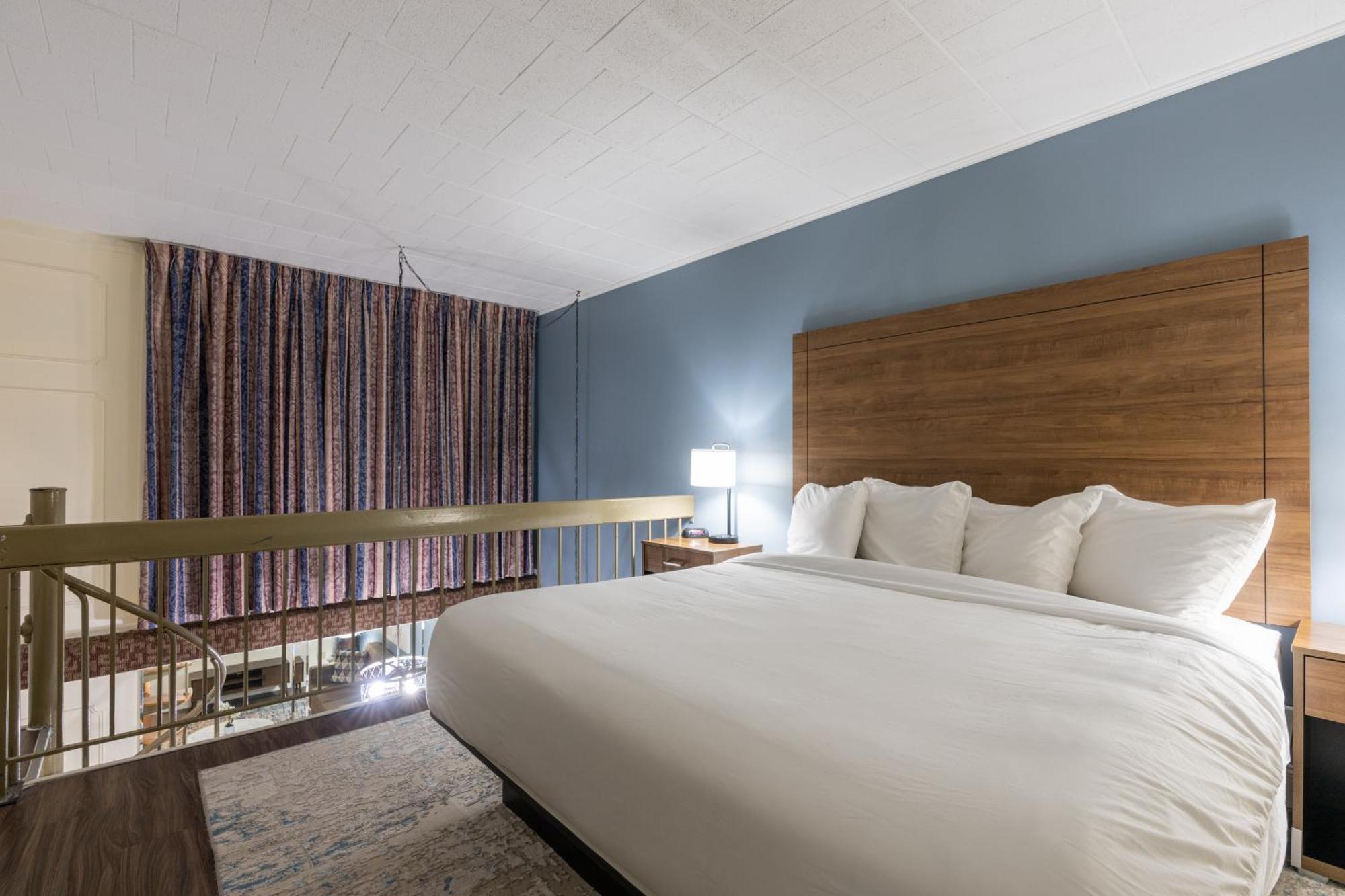 Superior King Suite,1608805460:JPEG