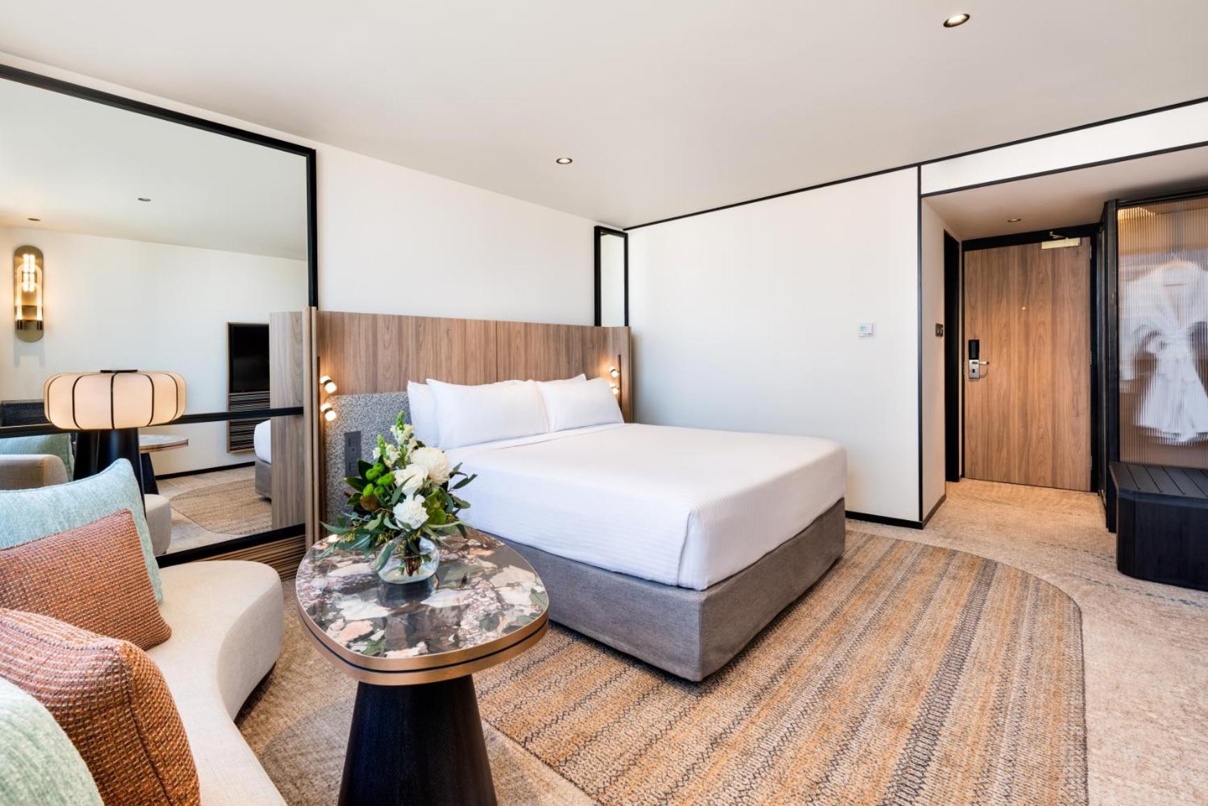 Premier King Room,1698916333:JPEG