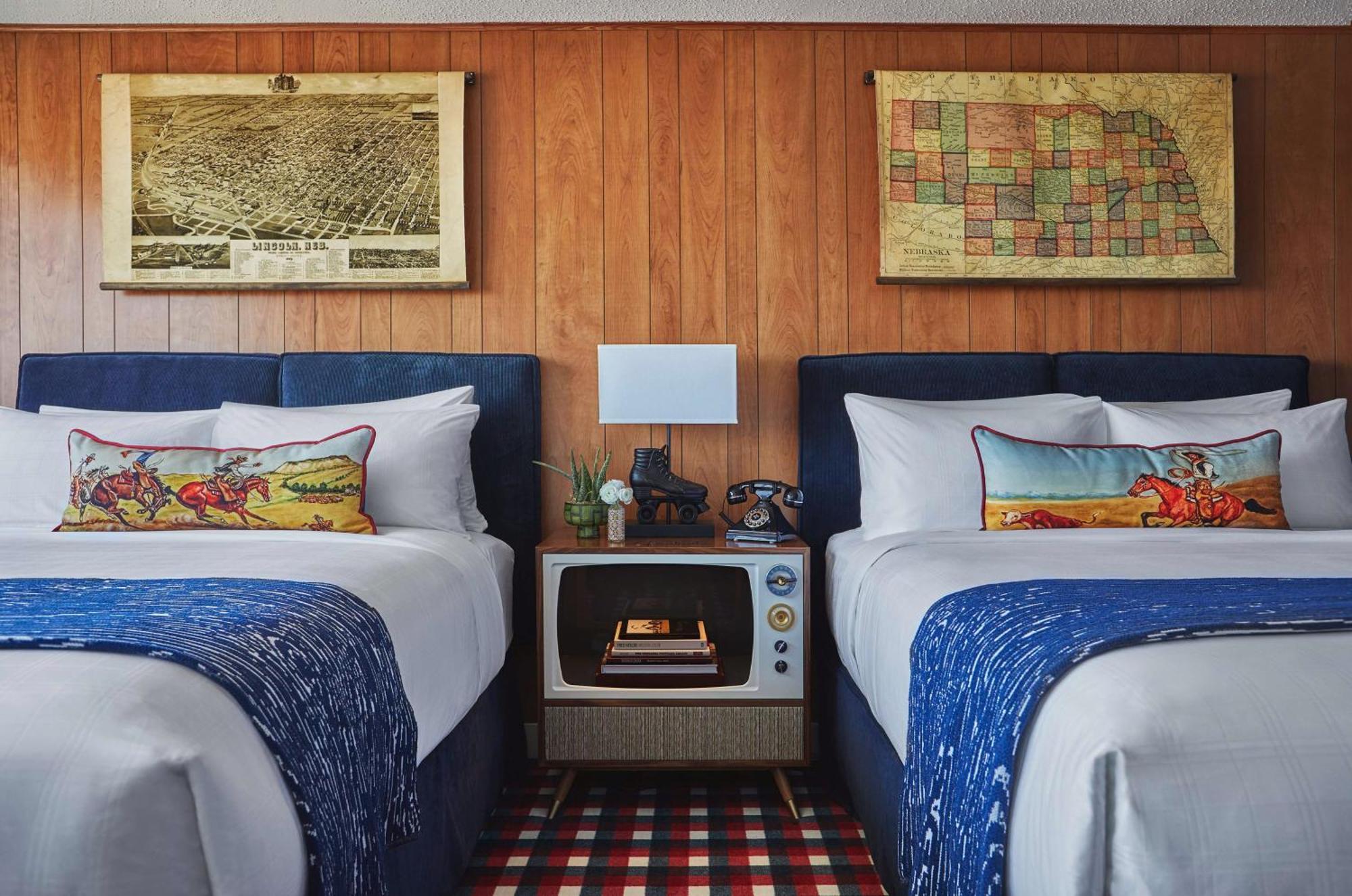 Graduate Queen Room with Two Queen Beds and Capitol View