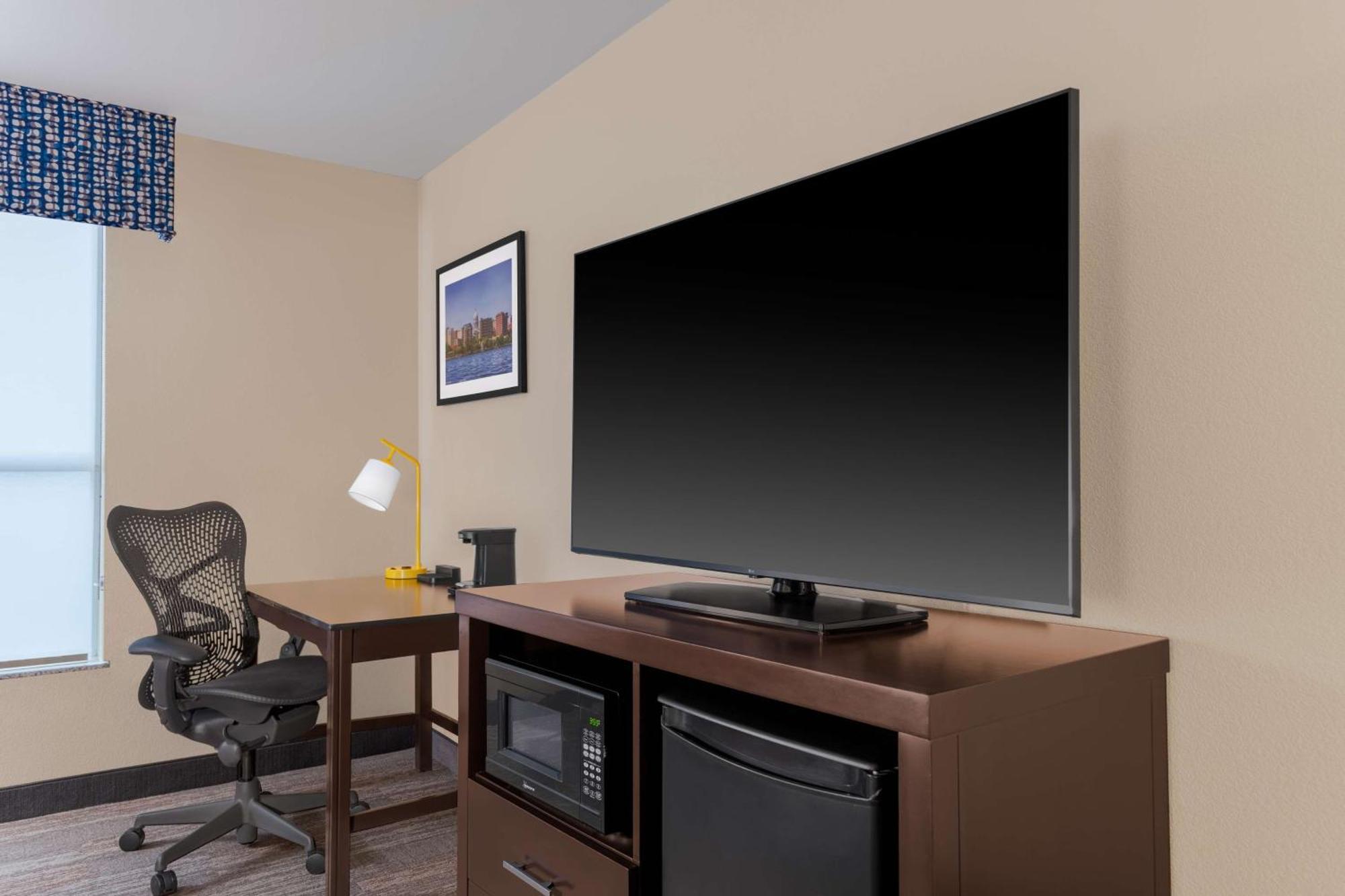 King Room with Accessible Tub - Mobility and Hearing Access/Non-Smoking,1609327640:JPEG