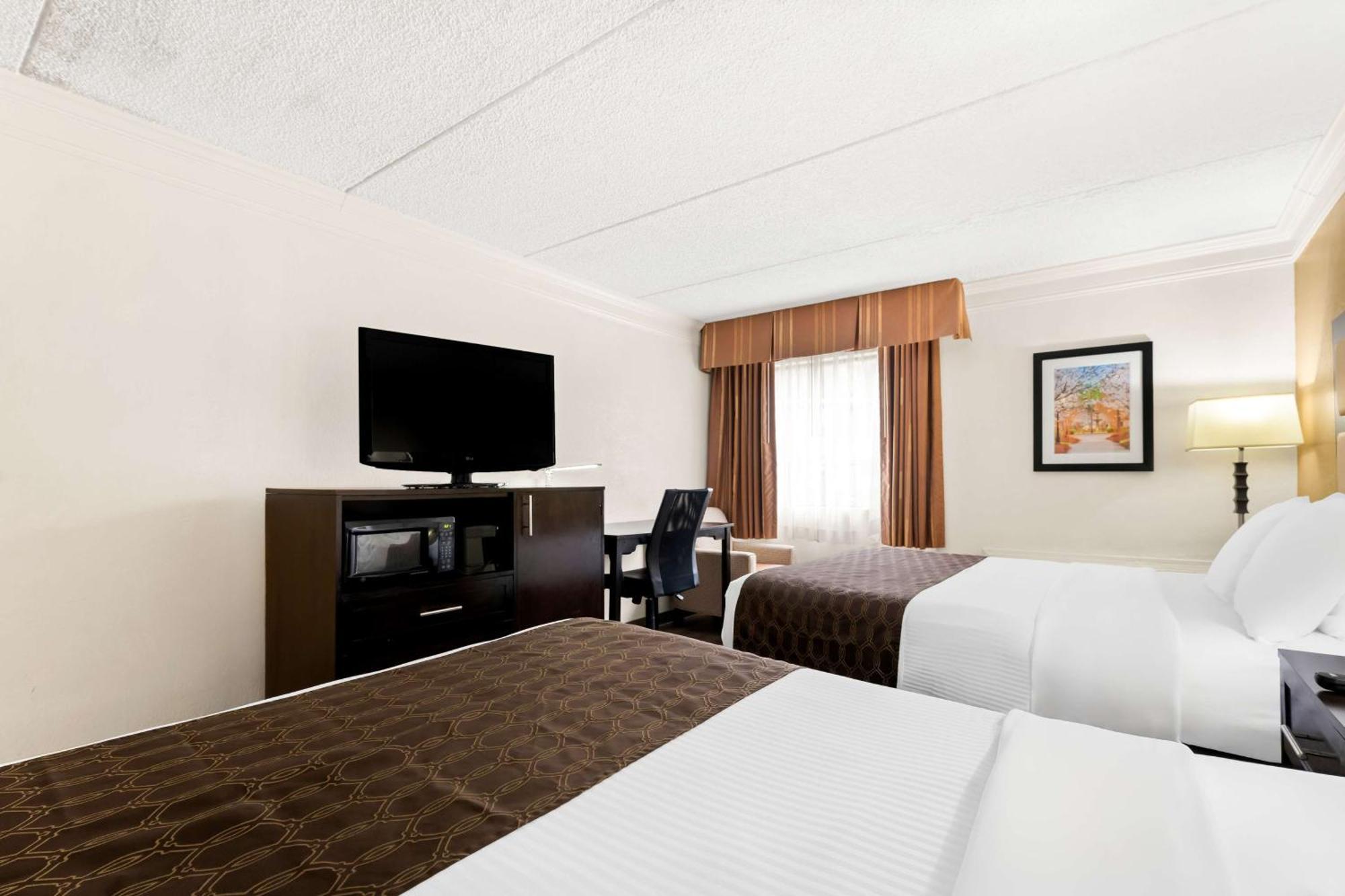 Queen Room with Two Queen Beds and Roll-In Shower - Mobility Accessible,1610226794:JPEG