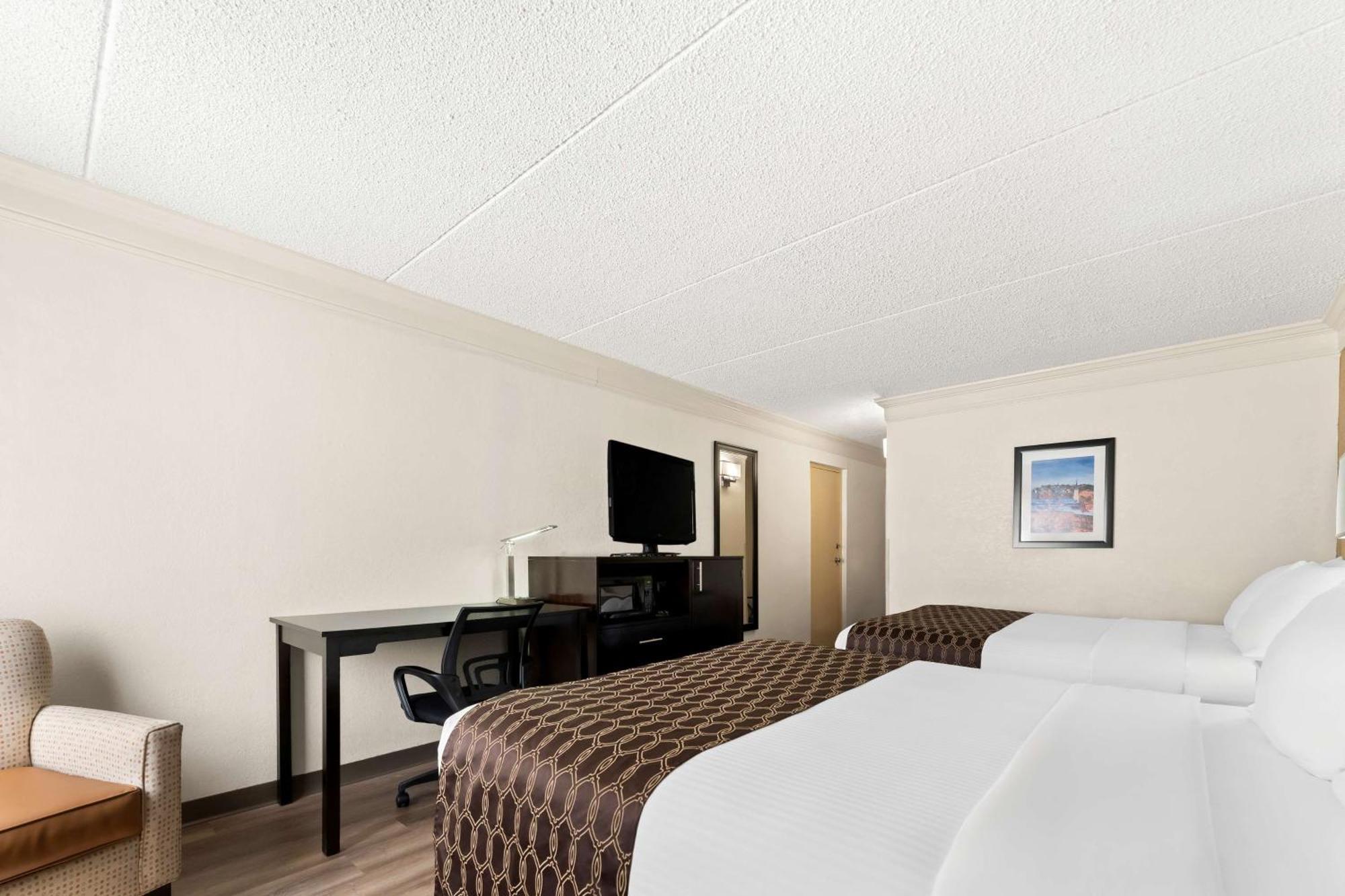 Queen Room with Two Queen Beds - Non-Smoking,1705634920:JPEG