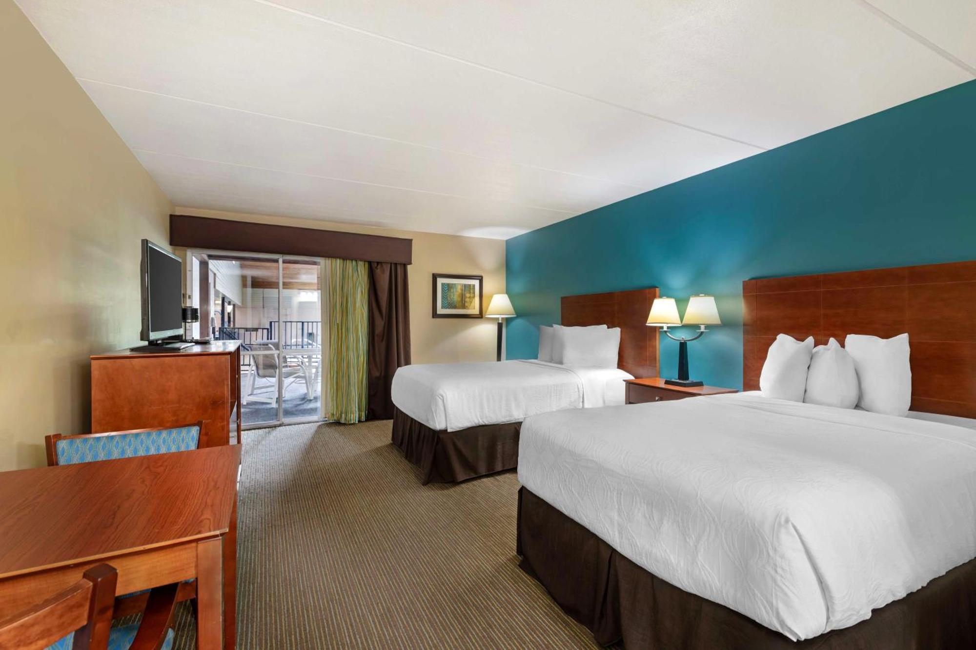 Double Room with Two Double Beds - Non-Smoking/Poolside,1610229314:JPEG