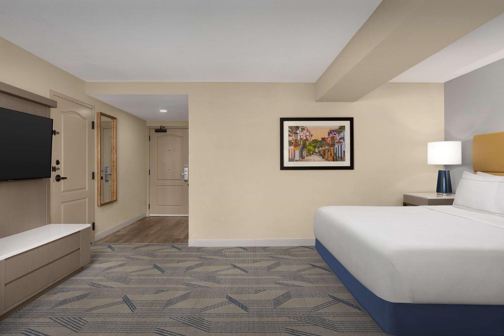 King Room with Accessible Tub - Mobility and Hearing Access