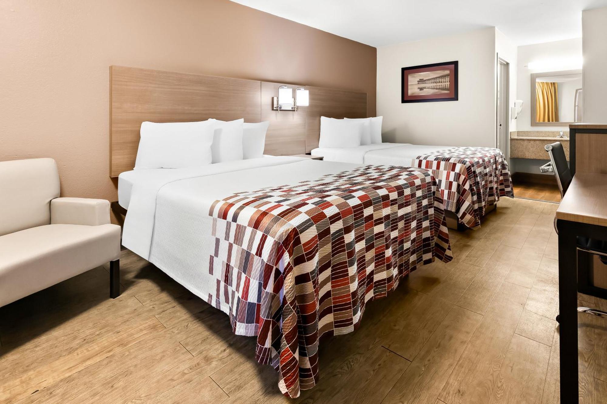 Deluxe Queen Room with Two Queen Beds - Non-Smoking