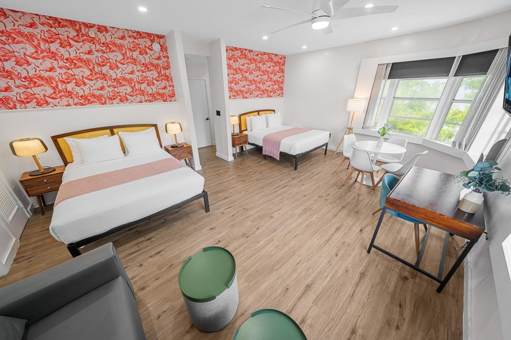 Junior Suite Two Queen Park View with Kitchenette and Sofa Bed