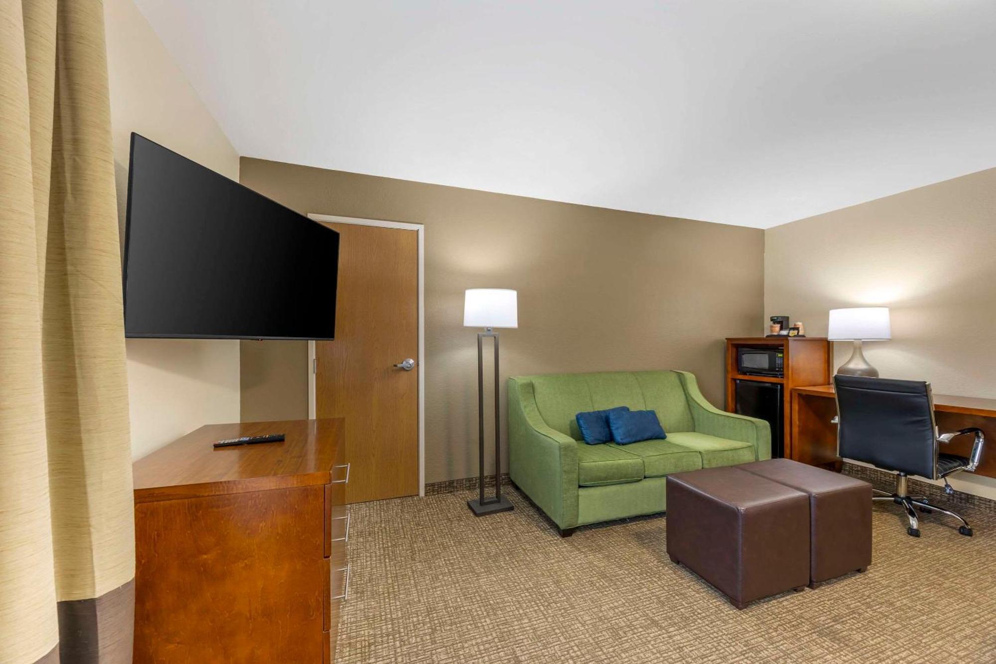 Suite with Two Queen Beds - Accessible/Non-Smoking