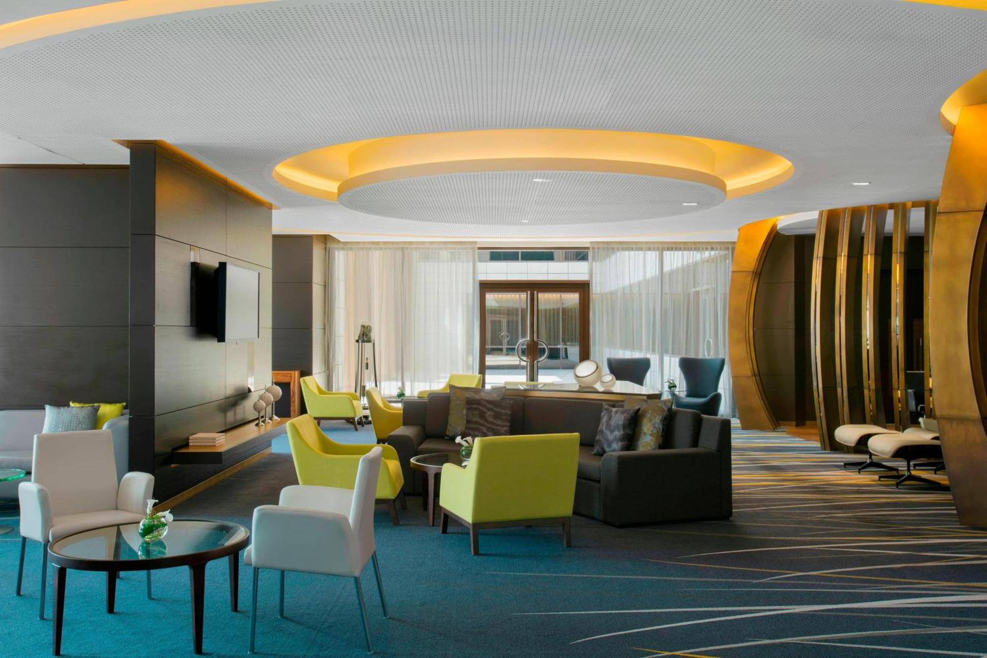 Executive Room City View King Bed with access to Executive Club Lounge