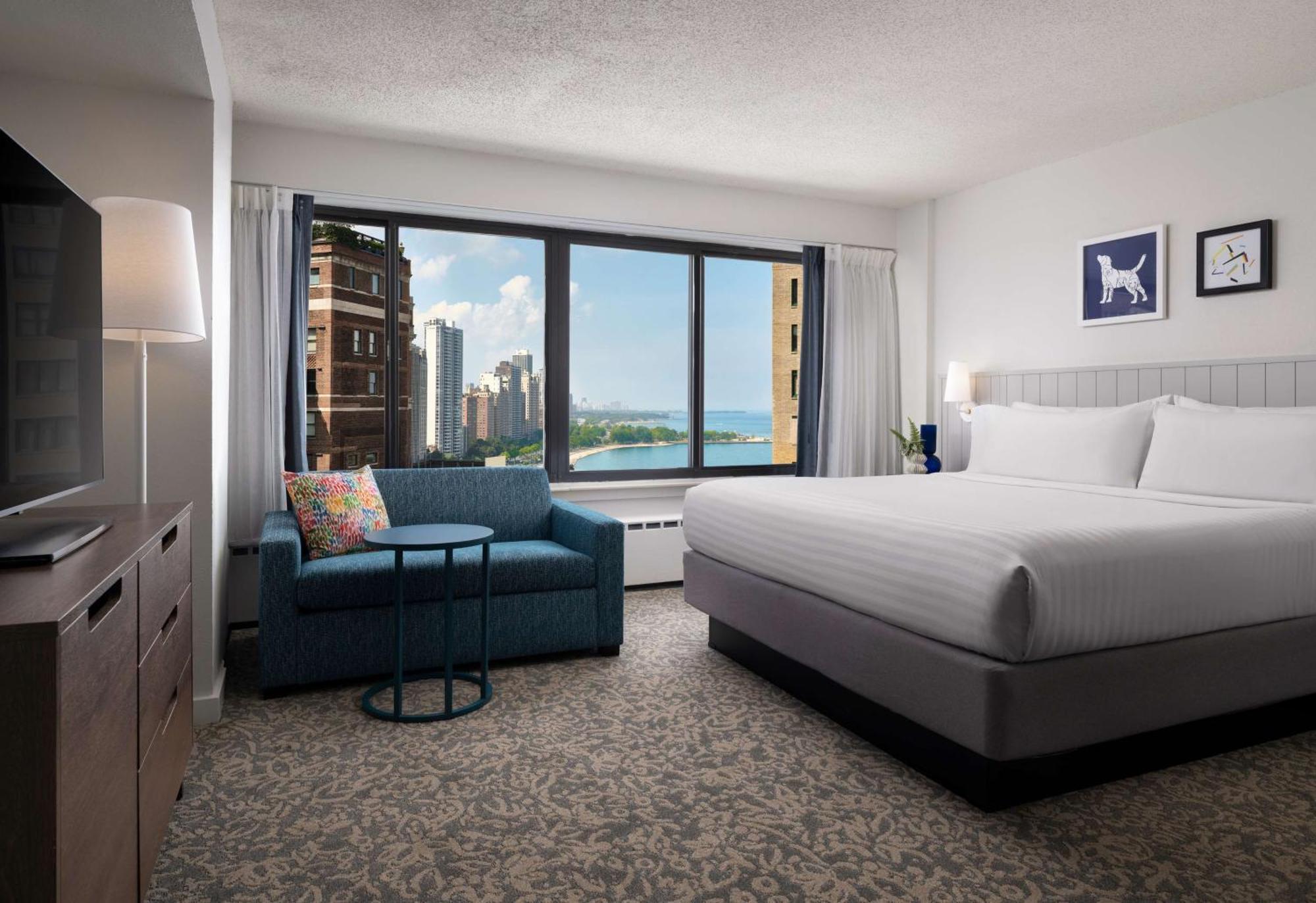 Lake View Studio Suite King
