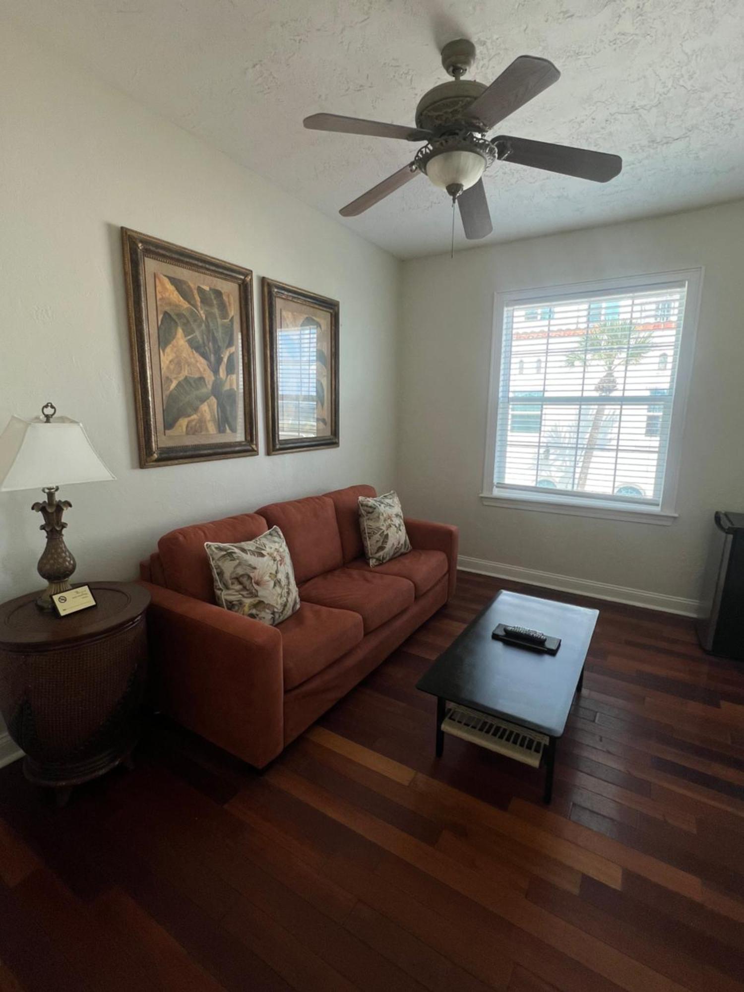 One-Bedroom Suite,1613673651:JPEG