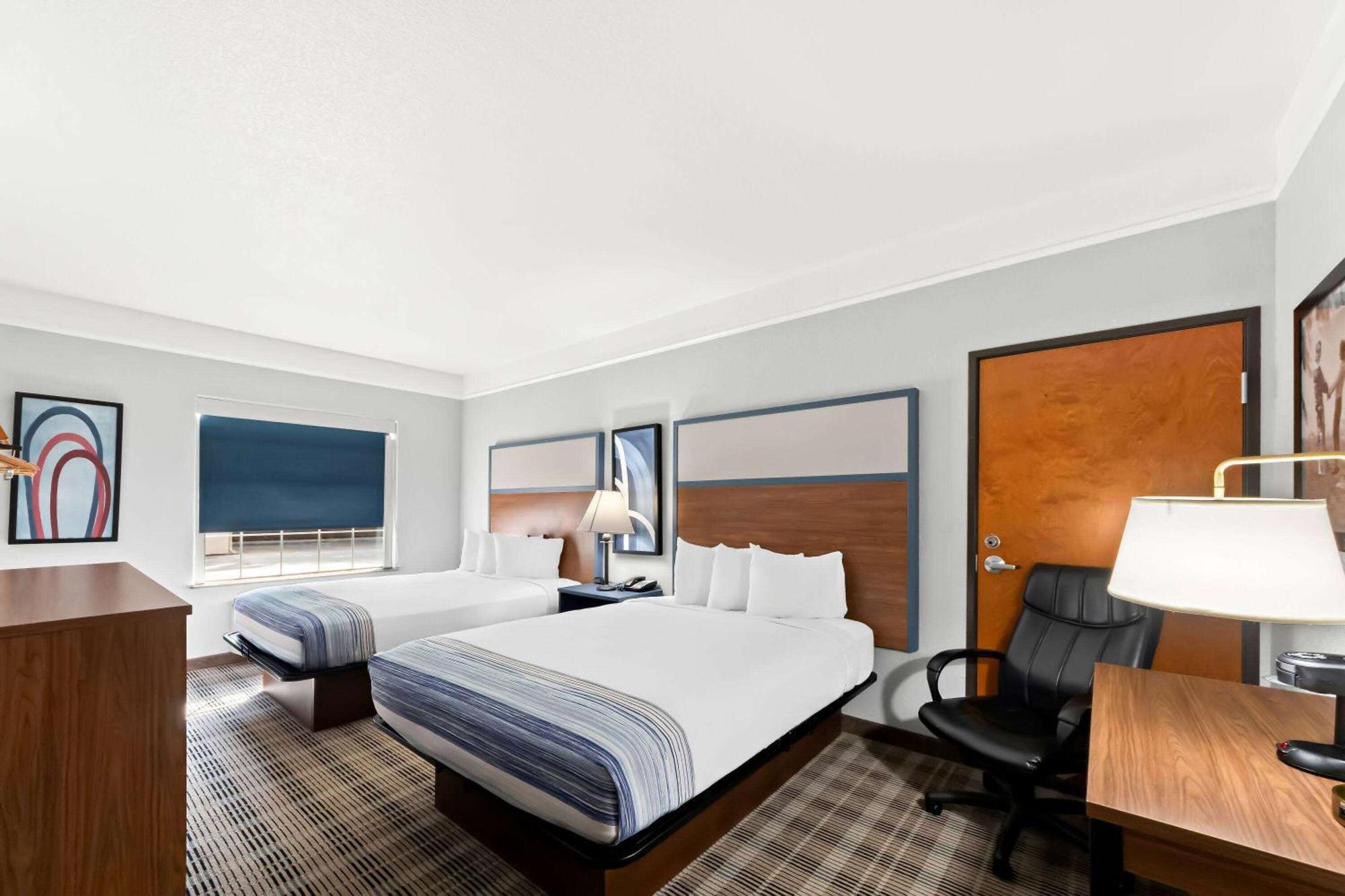 2 Queen Beds, Mobility Accessible Room, Bathtub w/ Grab Bars, Non-Smoking