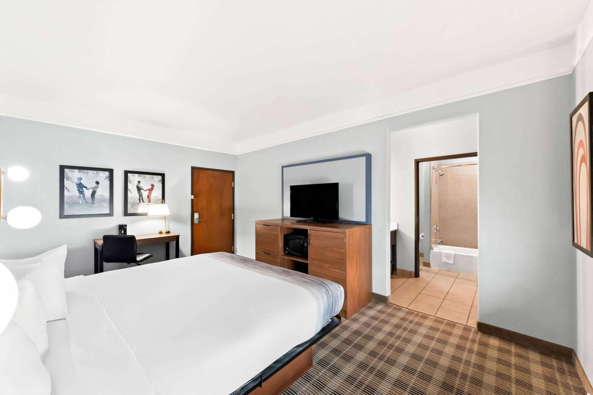 King Room - Non-Smoking